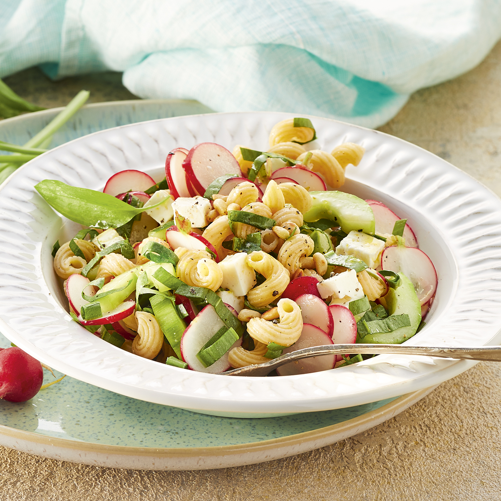 2 21 Baerlauch Radieschen Nudelsalat 1600x1600px