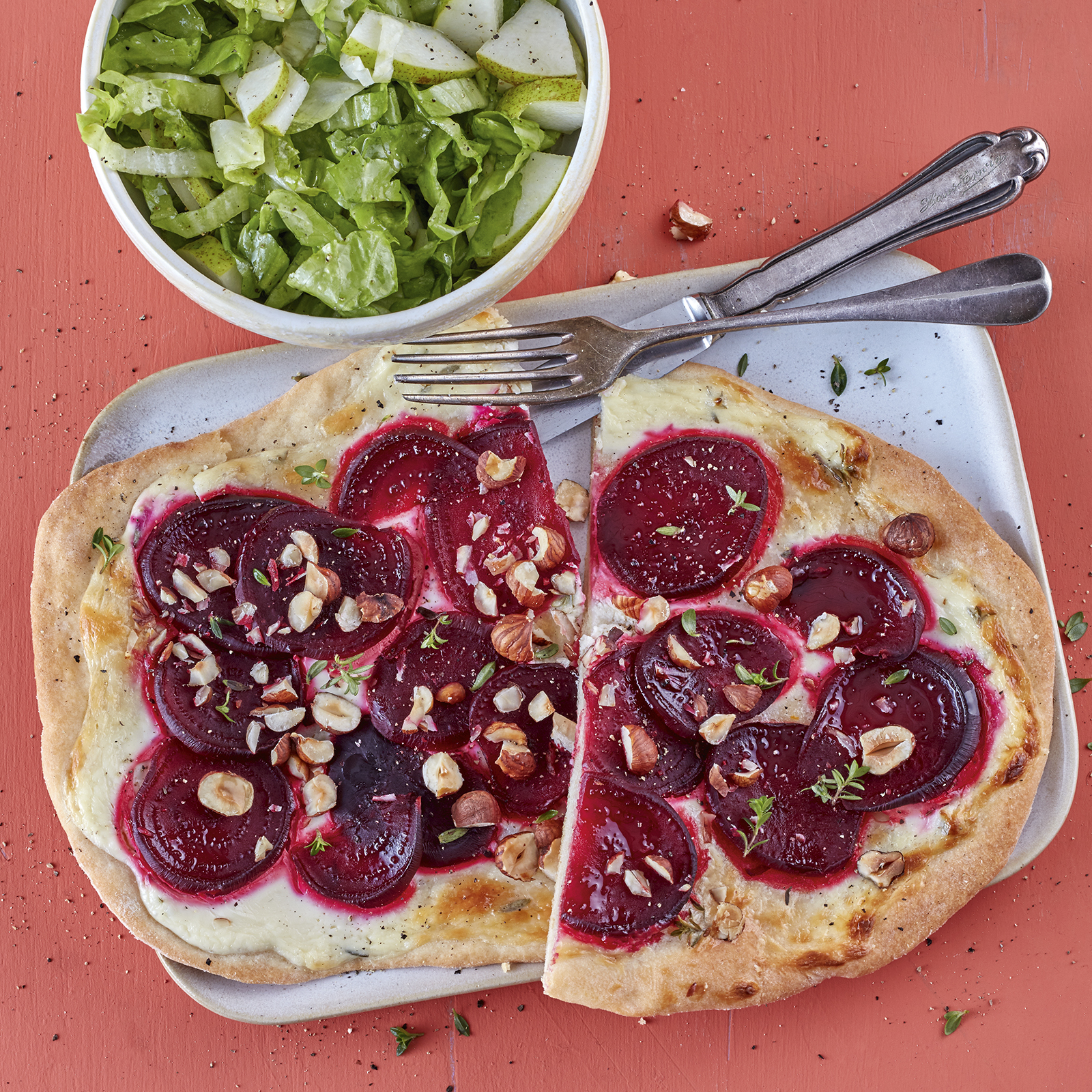 2 21 Rote Bete Flammkuchen Mit Fruchtigem Endiviensalat 1600x1600px