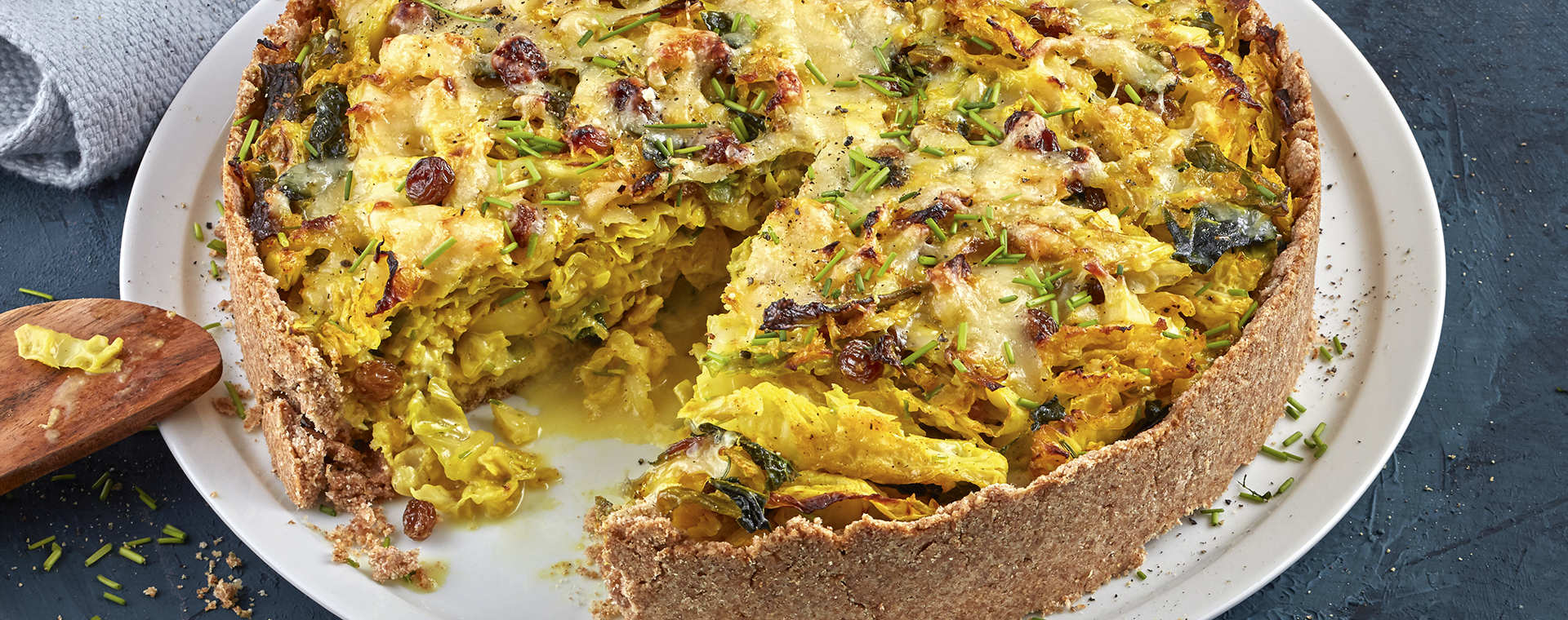 2 21 Wirsing Curry Quiche Mit Rosinen 1920x760px