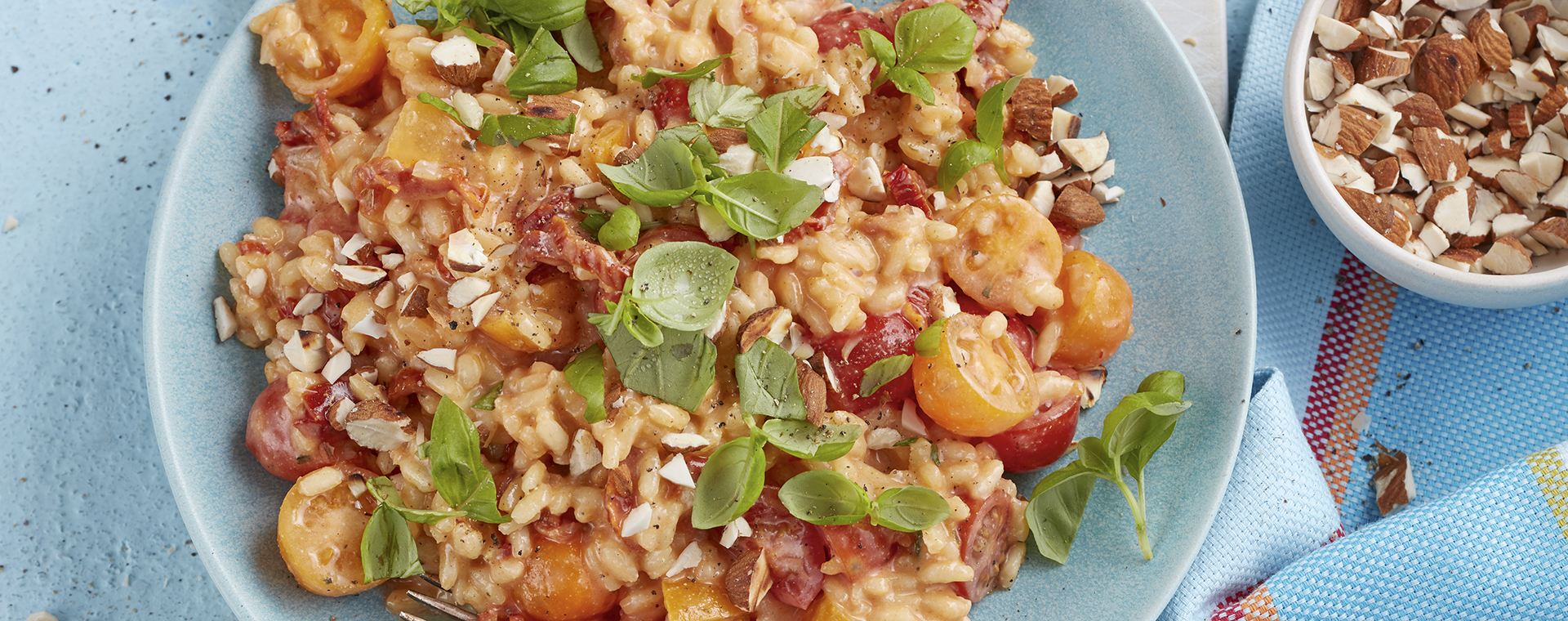 3 21 Cremiges Tomatenrisotto Mit Mandelmus 1920x760px