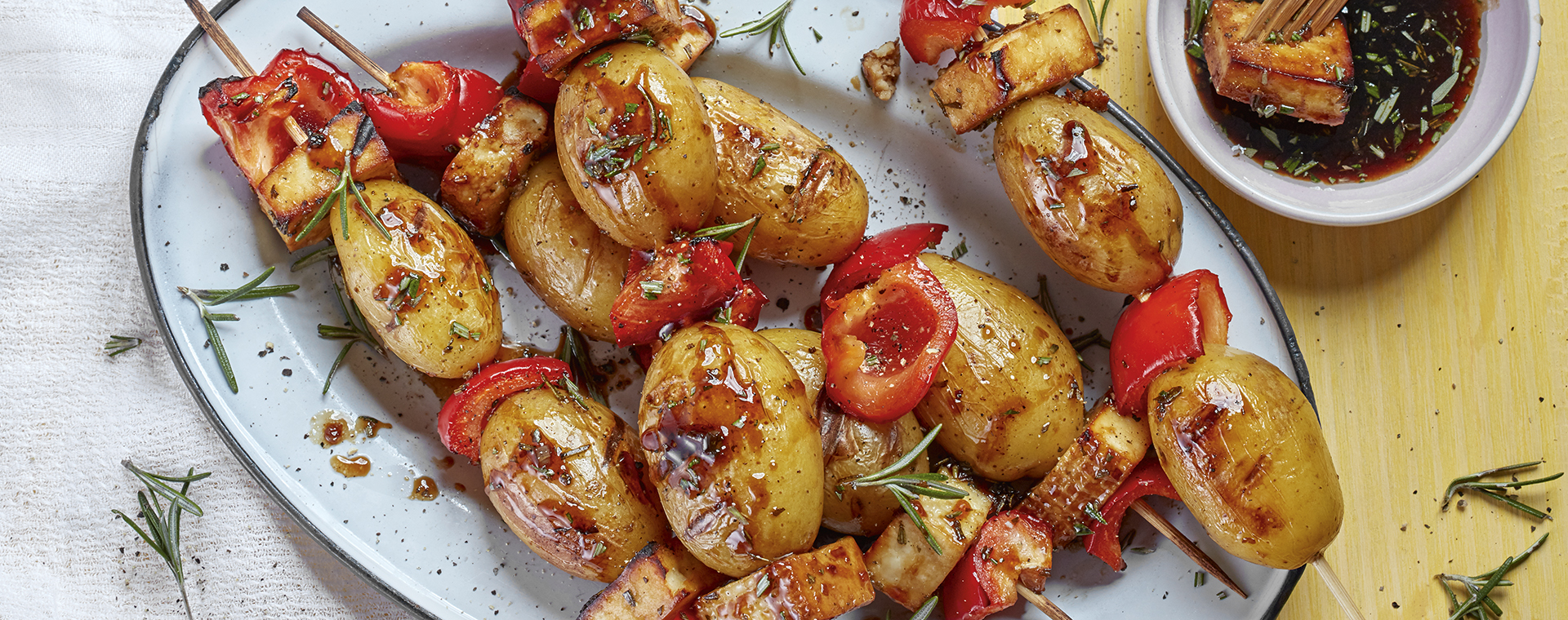 3 21 Marinierte Kartoffel Halloumi Spiesse 1920x760px