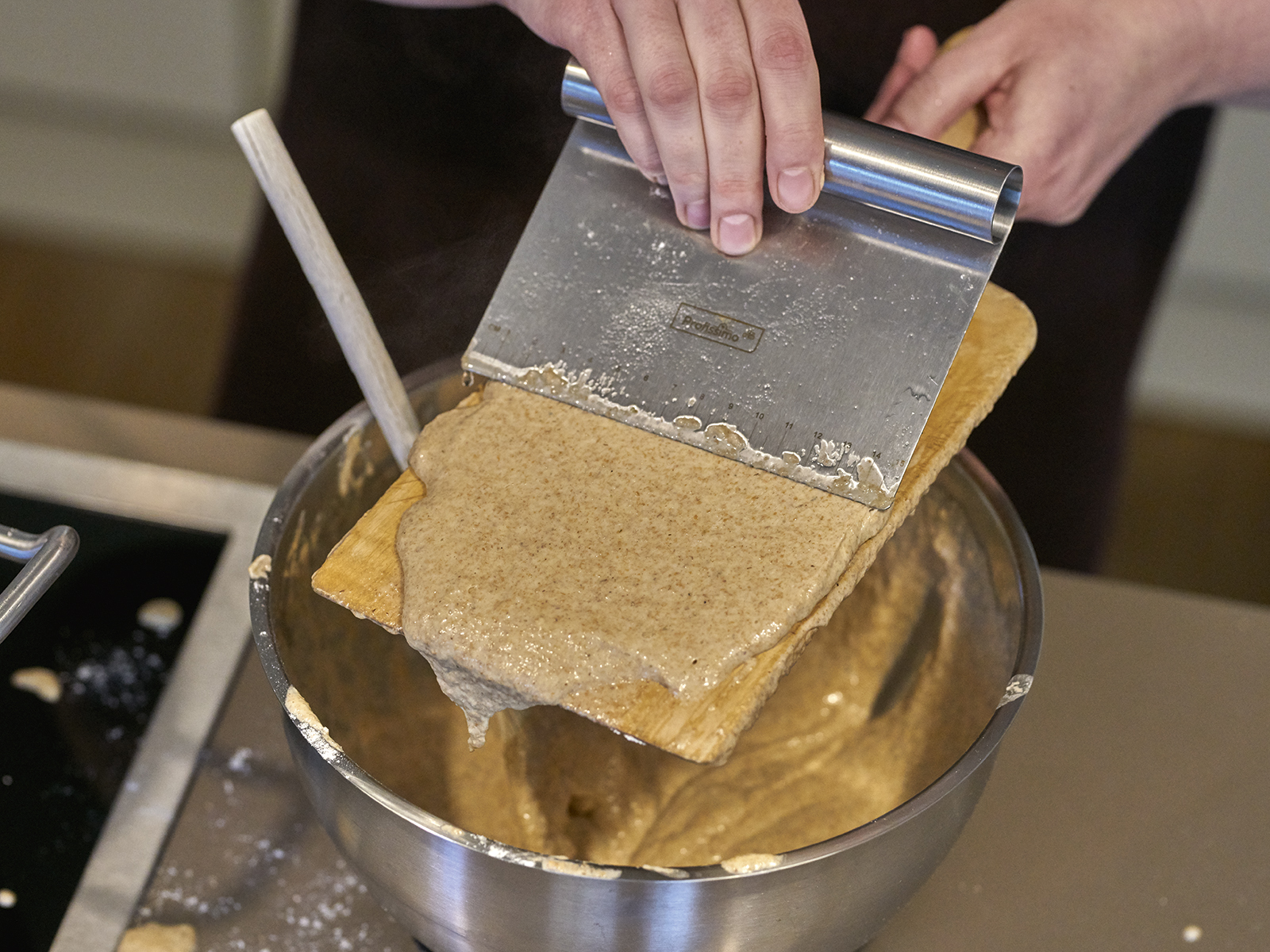 Spaetzleteig Grundrezept Step 2 1600x1200px