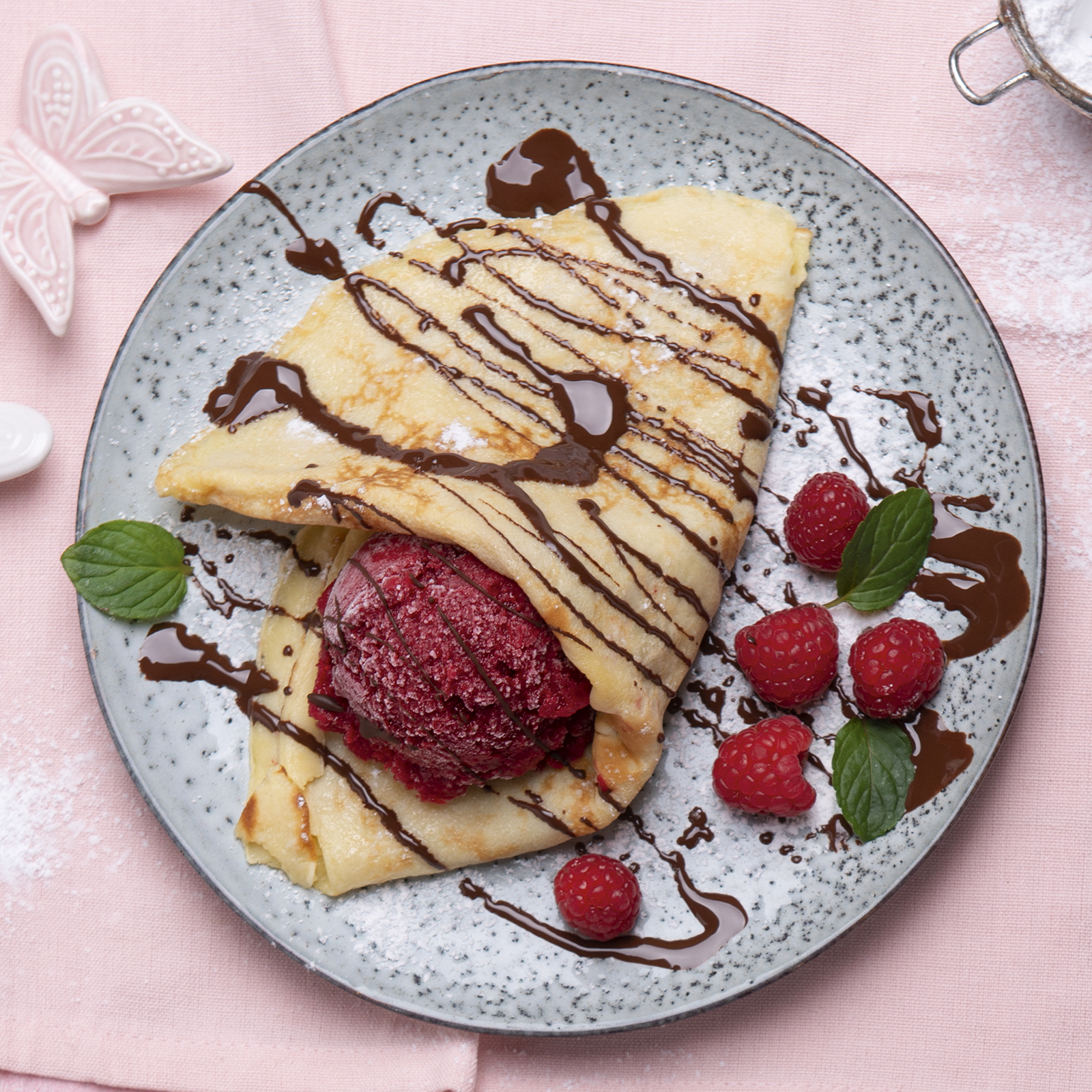 4 21 Dinkelcrepes Mit Himbeer Sorbet 1600x1600px