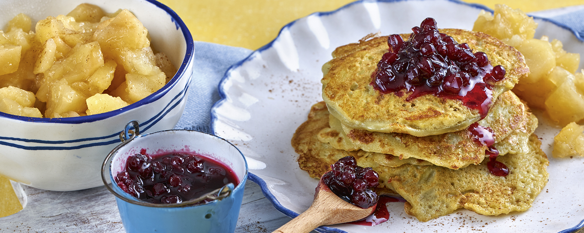 4 21 Kartoffelpfannkuchen Mit Apfelkompott Und Preiselbeeren 1920x760px