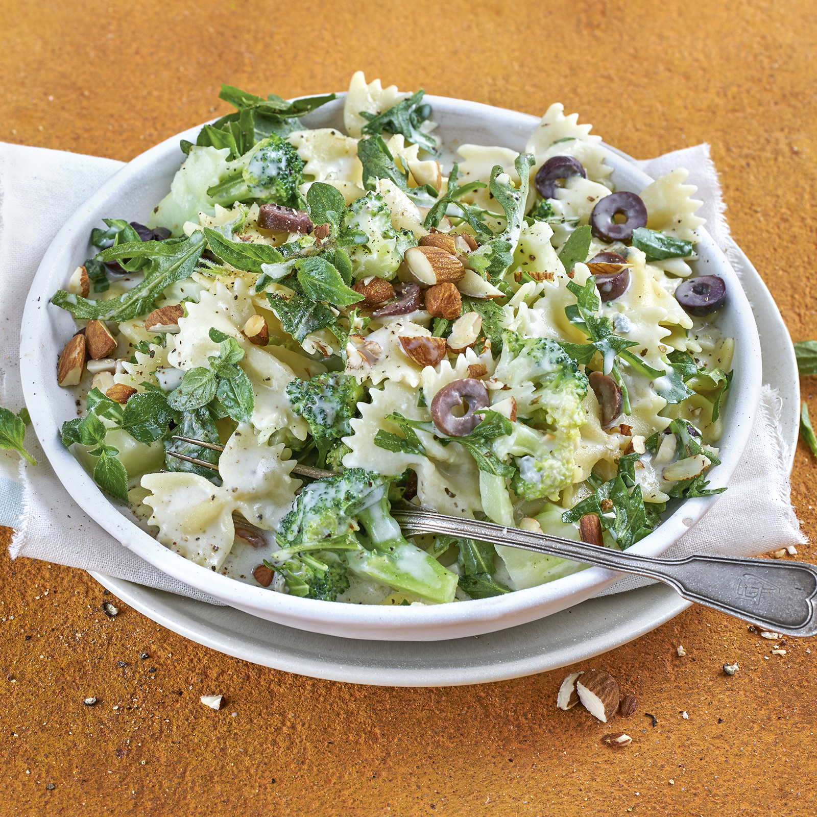 4 21 Mediterrane Brokkoli Pasta Mit Kaese Sahne Sosse 1600x1600px