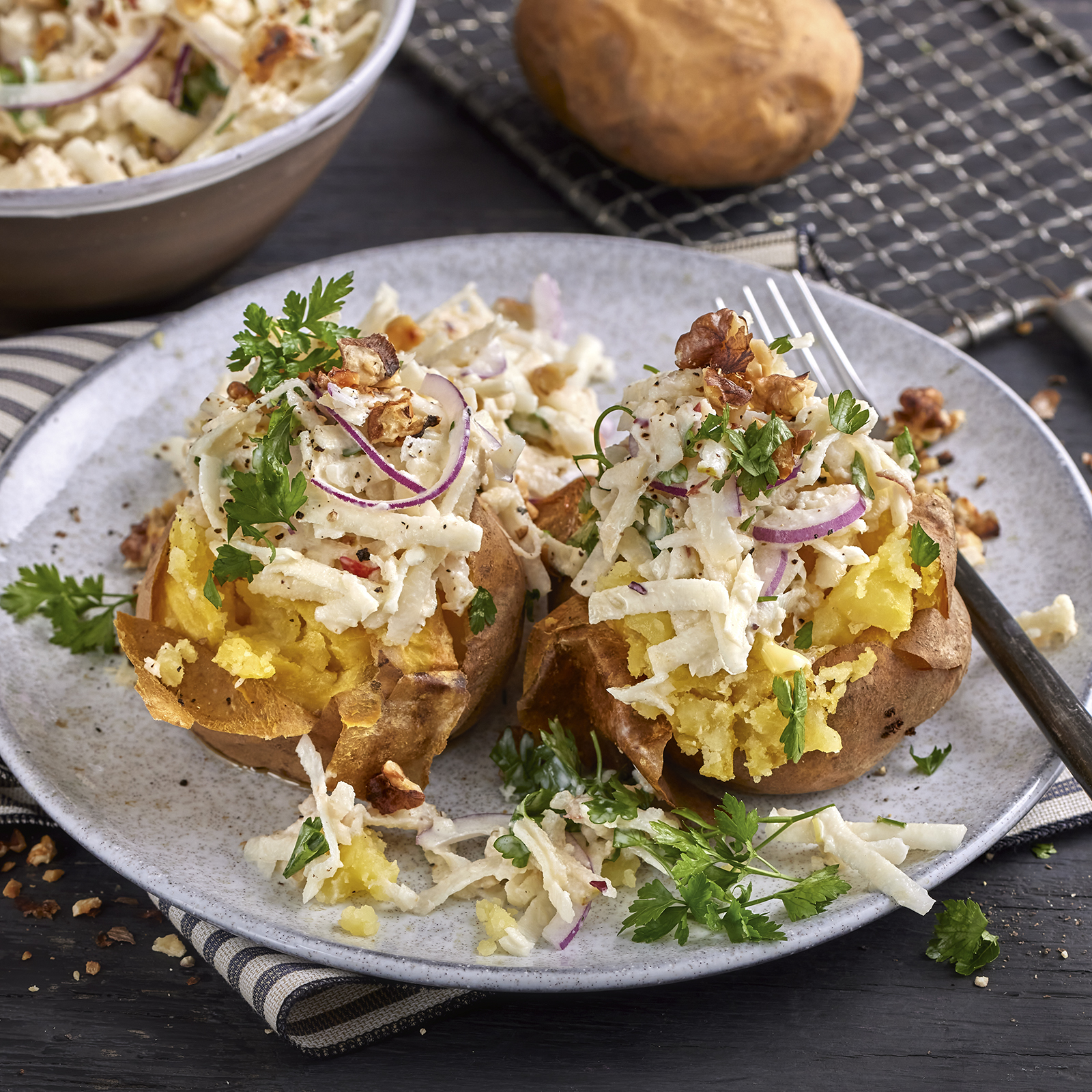 5 21 Ofenkartoffeln Mit Fruchtigem Selleriesalat 1600x1600px