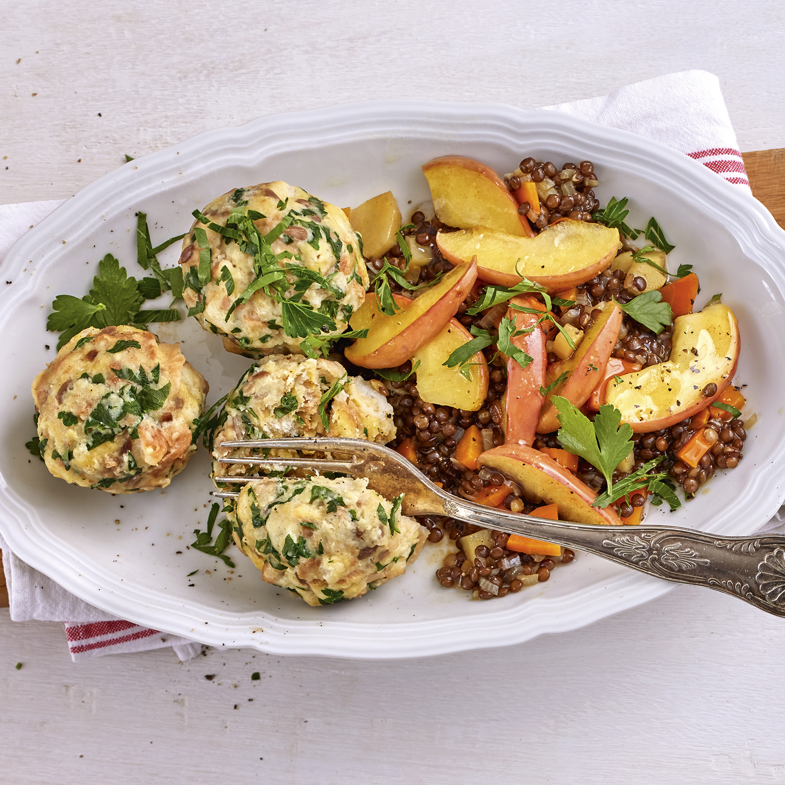 5 21 Sonnenblumenkernknoedel Mit Linsen Und Apfelspalten 1600x1600px