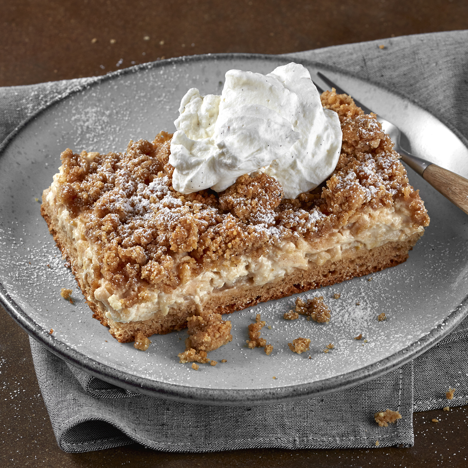 6 21 Apfelkuchen Mit Nussstreuseln 1600x1600px