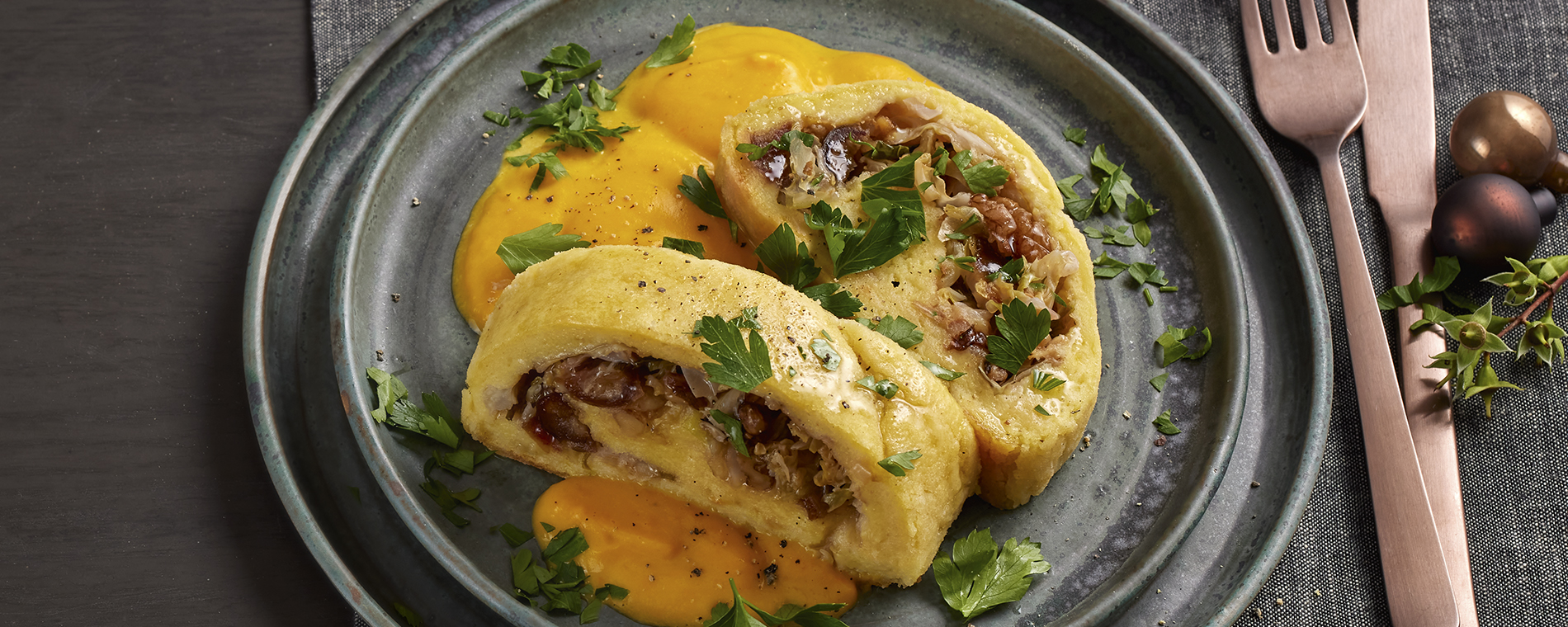 6 21 Gefuellte Kartoffelrolle Mit Kuerbissosse 1920x760px