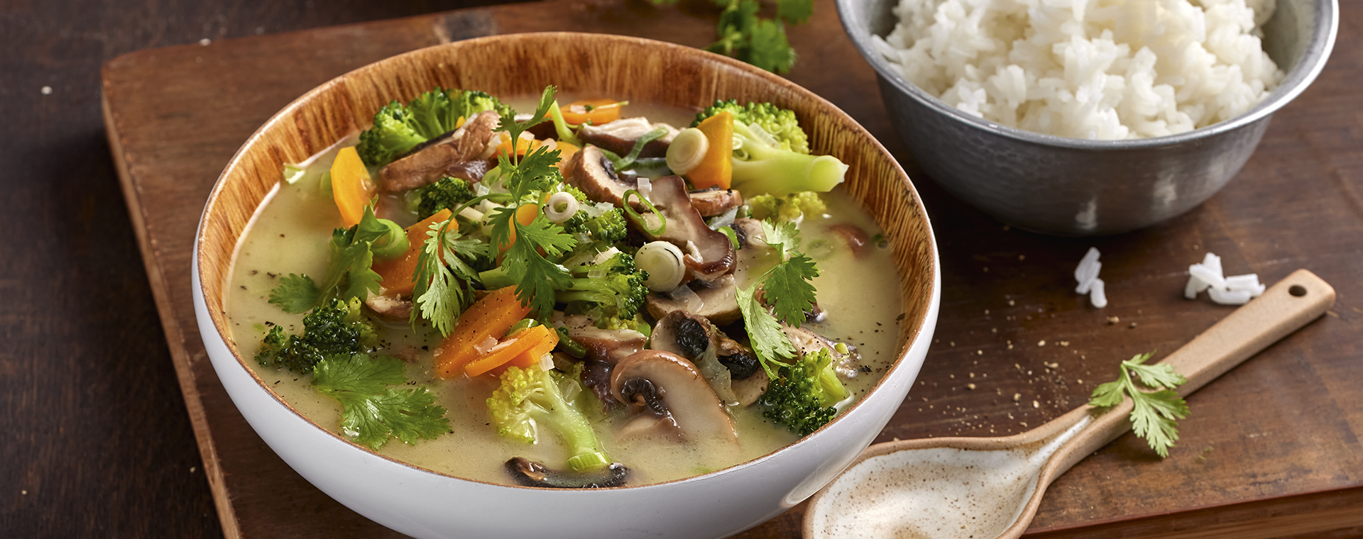 6 21 Kokosmilchsuppe Mit Galgant Und Gemuese 1920x760px