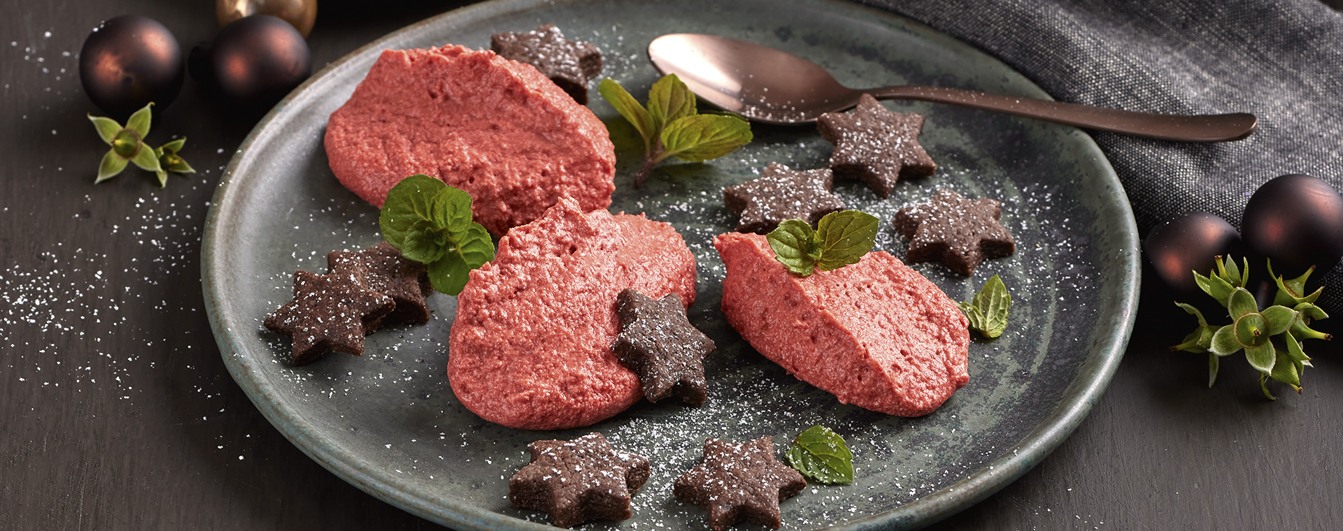 6 21 Rote Bete Himbeer Mousse Mit Schokosternen 1920x760px