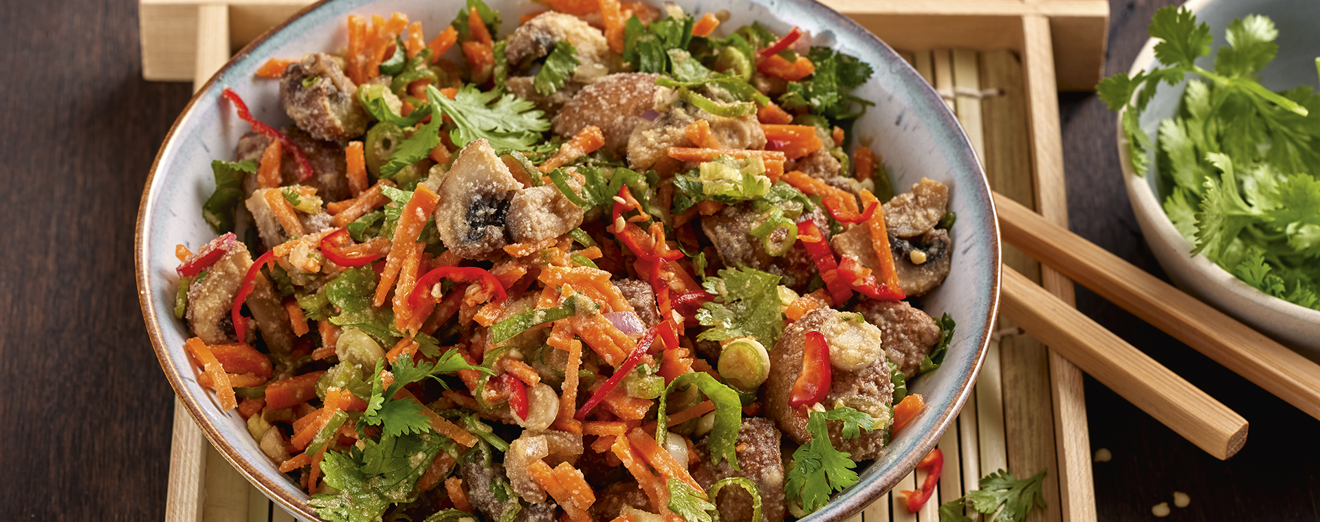 6 21 Salat Mit Geroestetem Reis 1920x760px