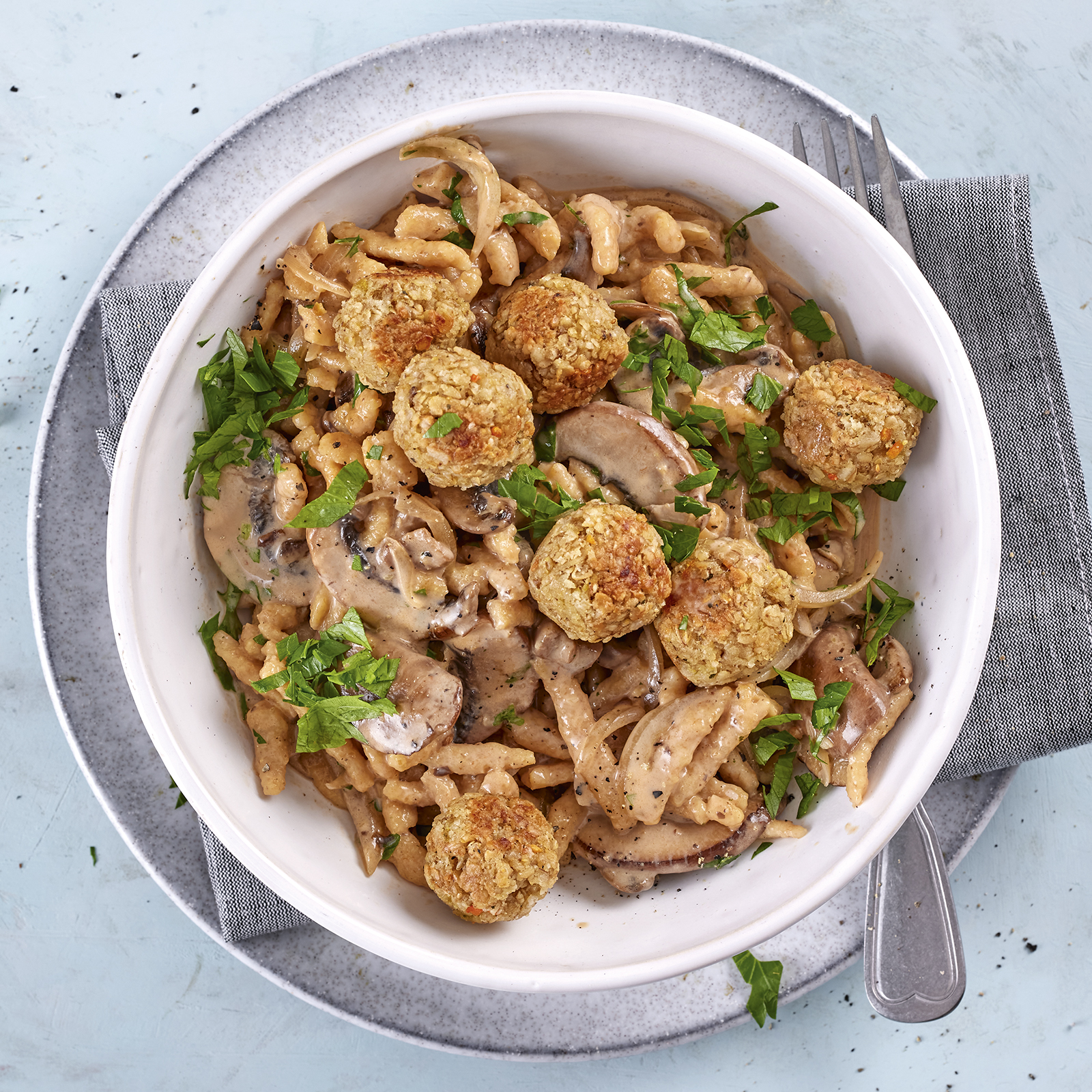 6 21 Spaetzle Mit Haferbaellchen Und Pilzsosse 1600x1600px