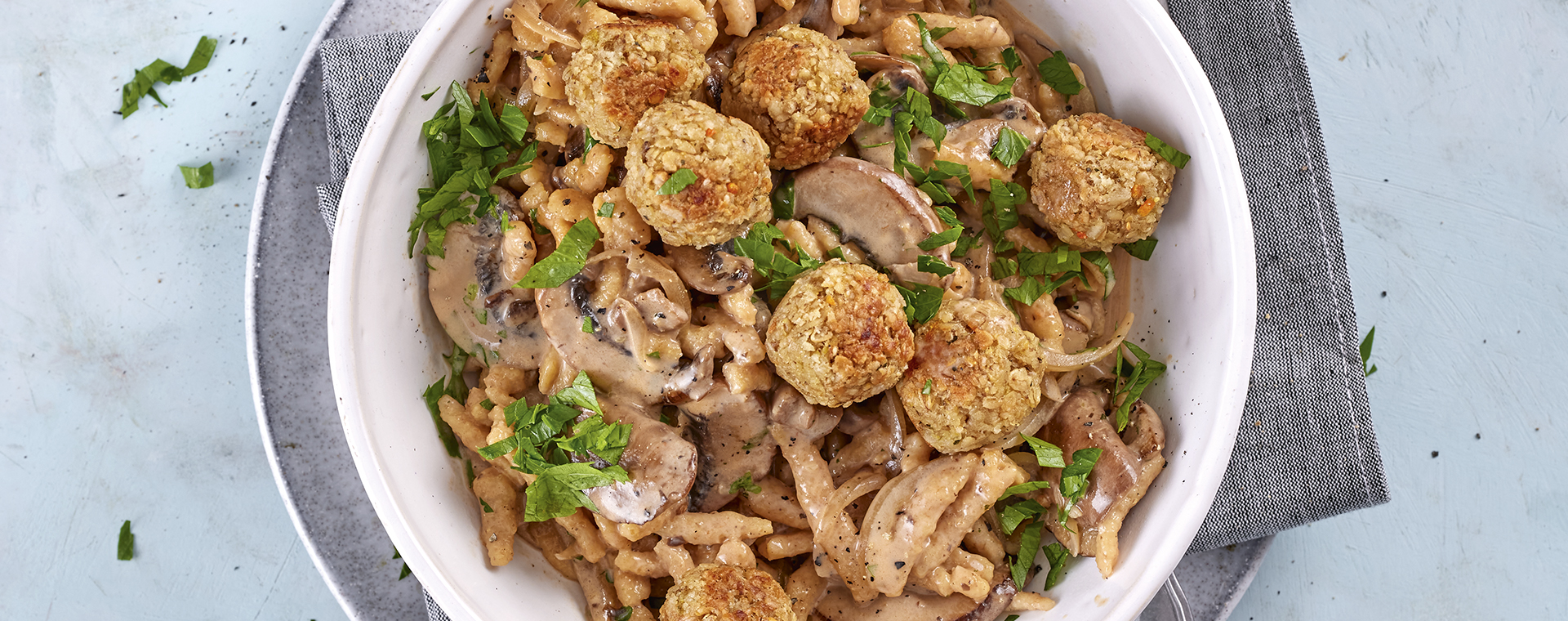 6 21 Spaetzle Mit Haferbaellchen Und Pilzsosse 1920x760px