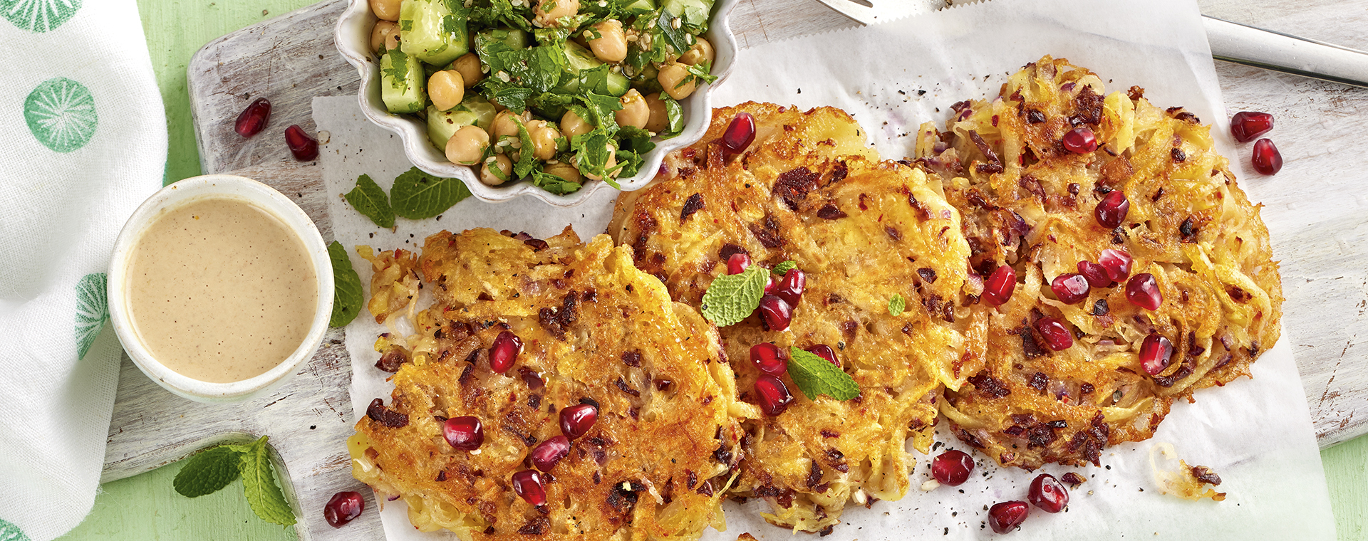 2 22 Oliven Roesti Mit Tahindip Und Kichererbsensalat 1920x760px