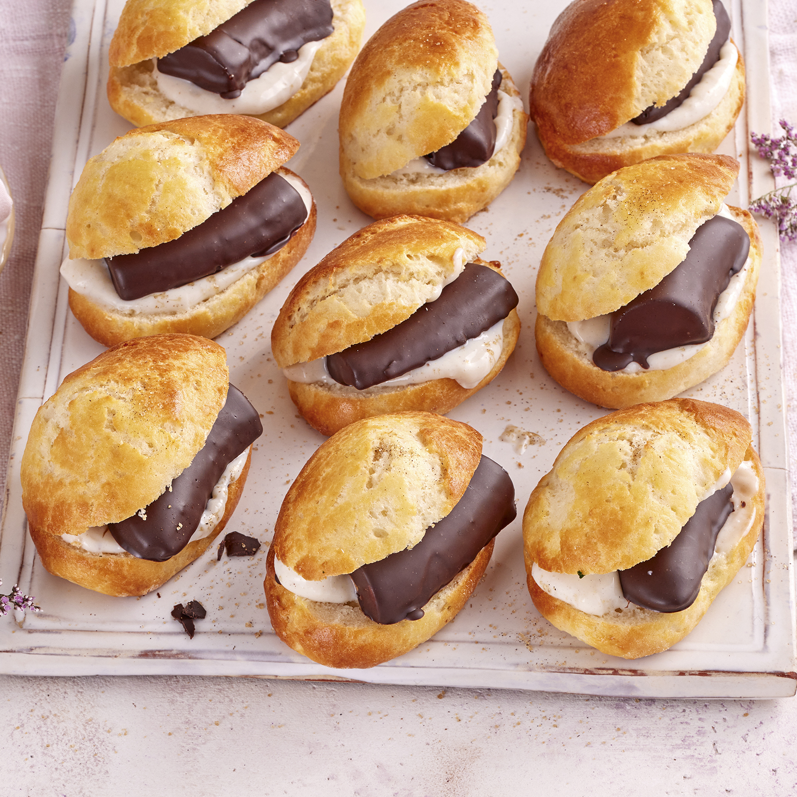 2 22 Suesse Hotdogs Mit Schokobananen 1600x1600px