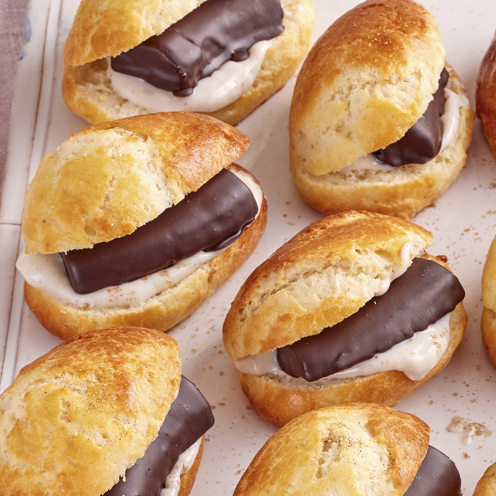 2 22 Vegane Suesse Hotdogs Mit Schokobananen 1600x1600px