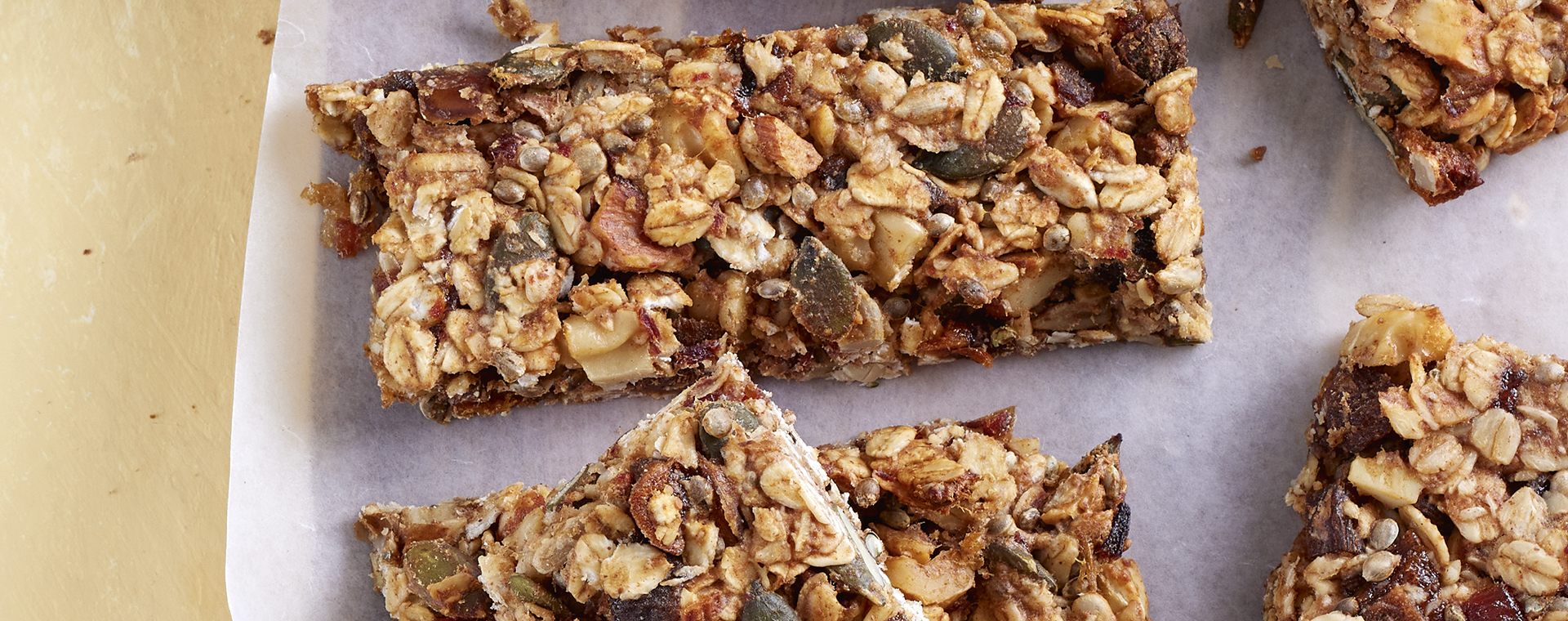 3 22 Kernige Muesliriegel 1920x760px