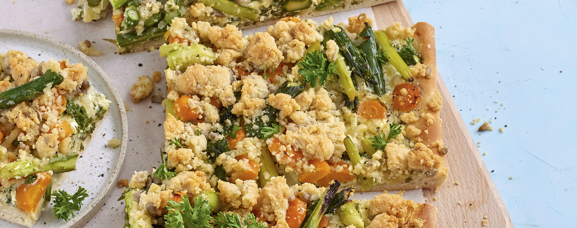 3 22 Spargel Streuselkuchen 1920x760px