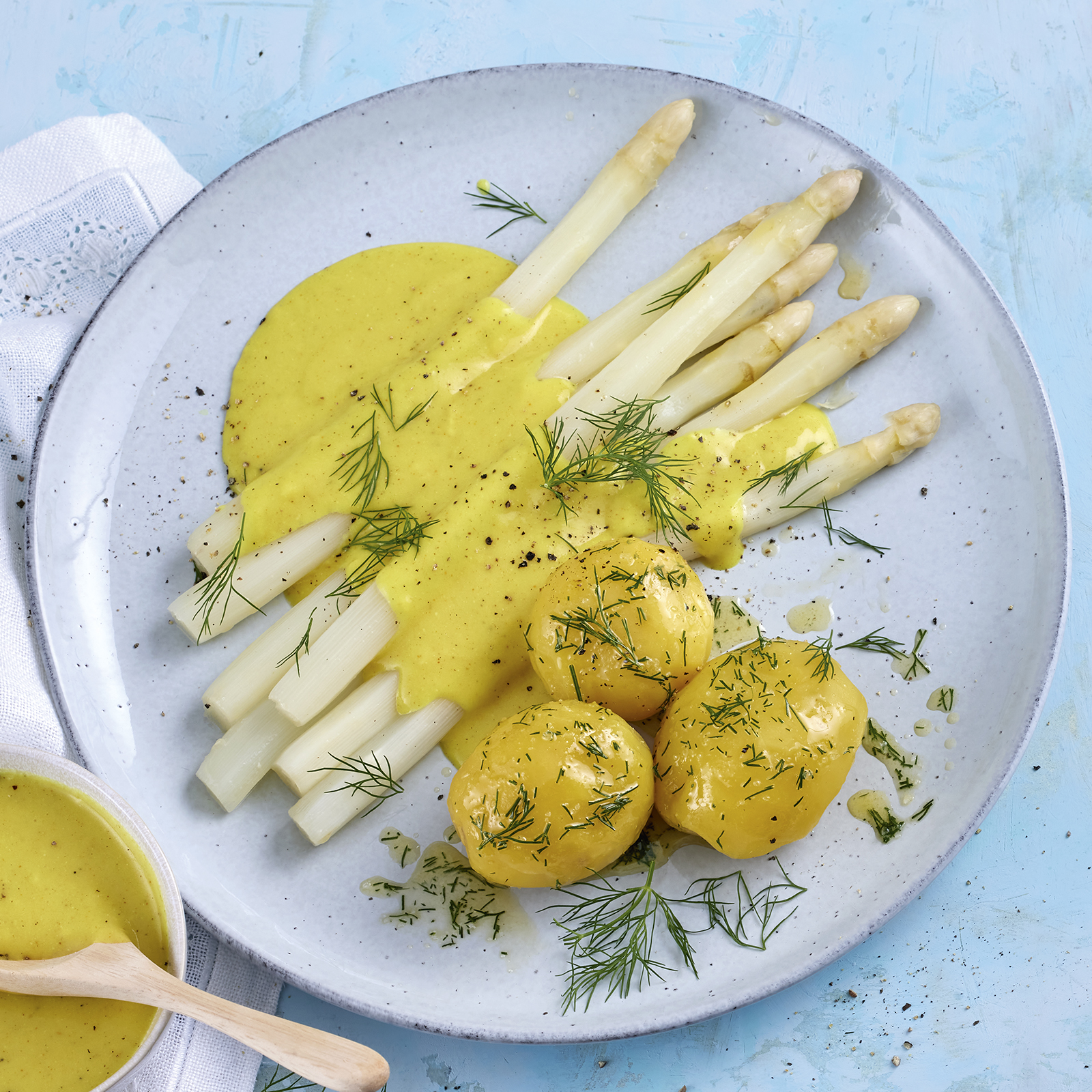3 22 Spargel Mit Curry Senf Sosse Und Dillkartoffeln 1600x1600px