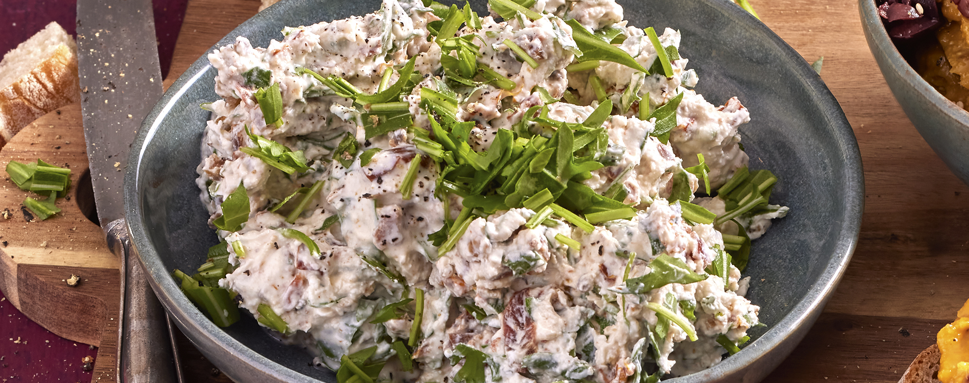 3 22 Tomaten Walnuss Aufstrich Mit Rucola 1920x760px