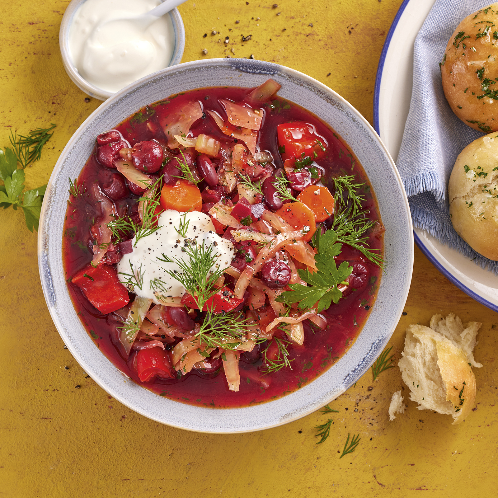 4 22 Borschtsch Mit Kirschen Und Pampuschky 1600x1600px