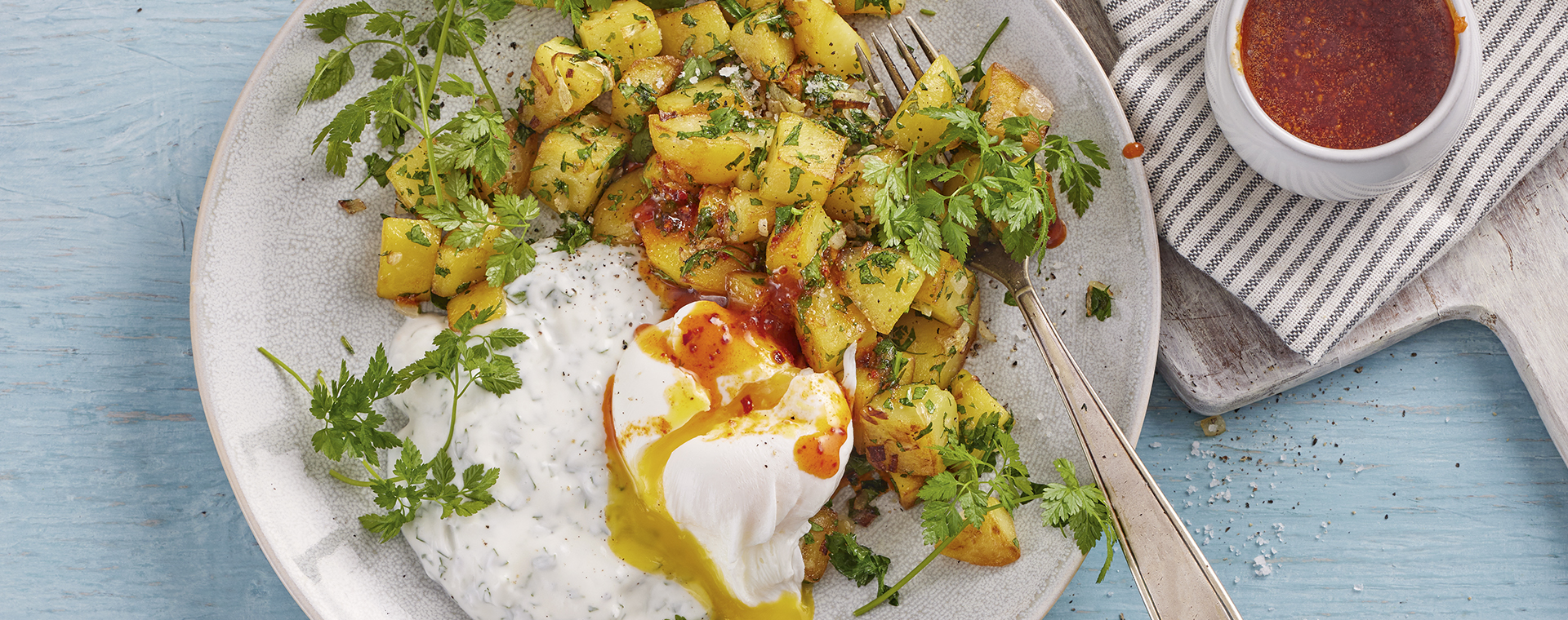 4 22 Tuerkische Eier Mit Kraeuterbratkartoffeln 1920x760px