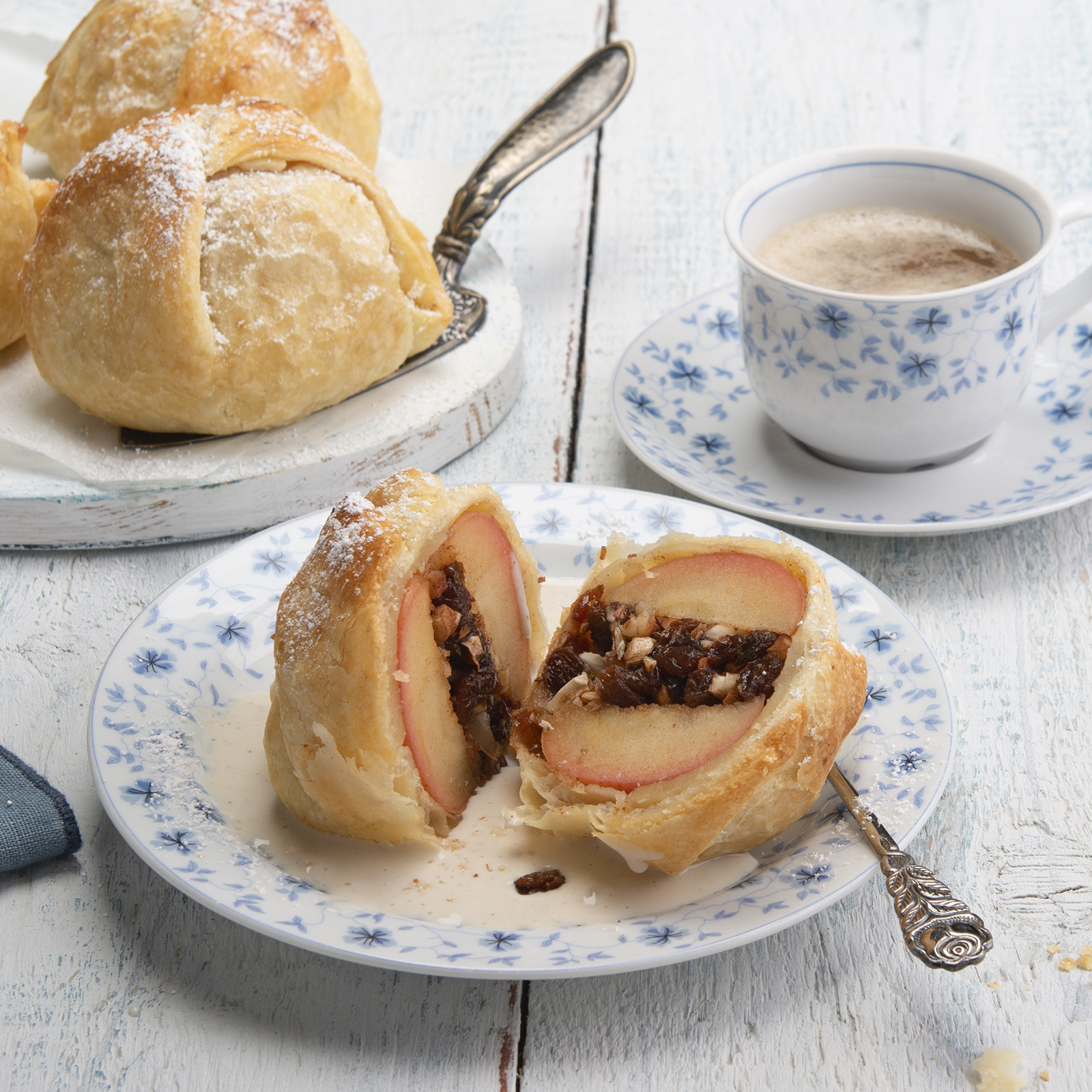 5 22 Aepfel Im Schlafrock Mit Vanillesosse 1600x1600px