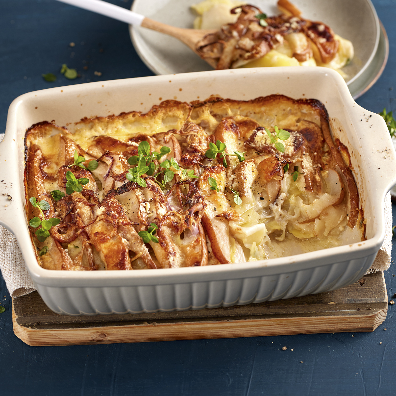 5 22 Kartoffel Birnen Gratin Mit Zwiebelkruste 1600x1600px