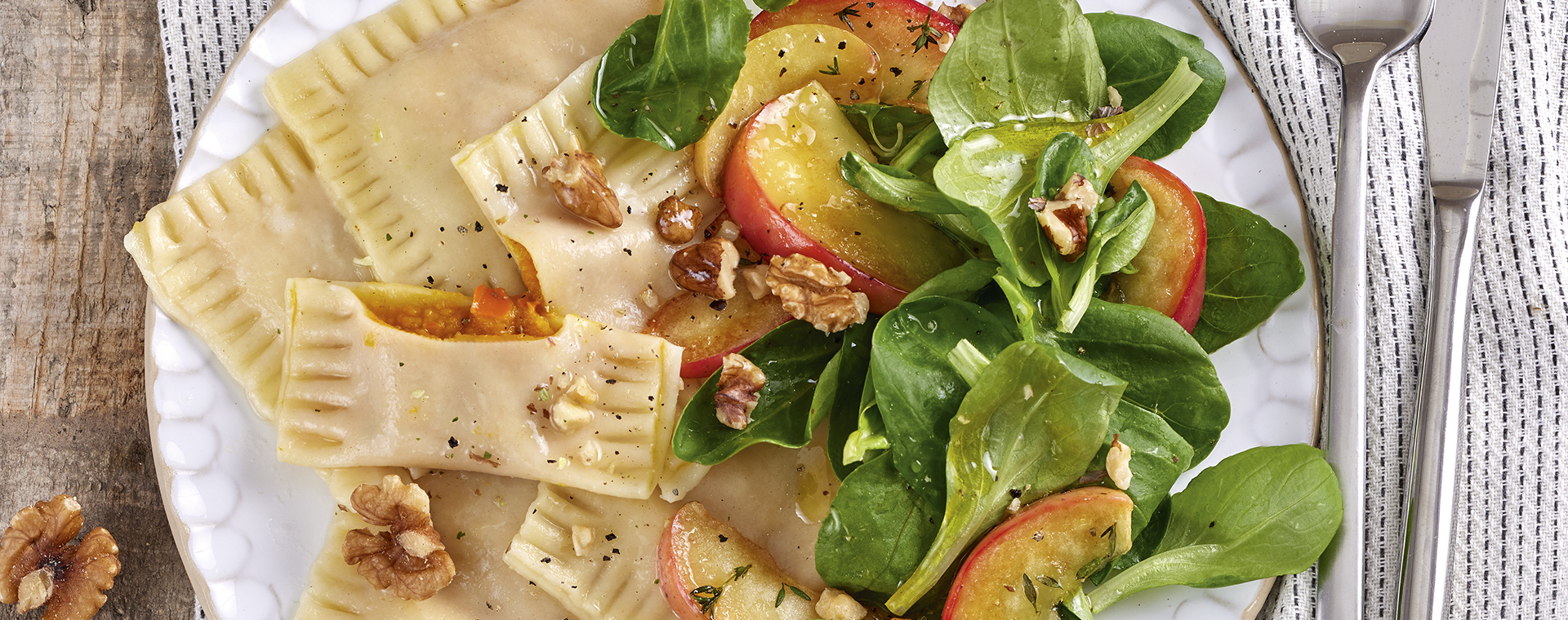 5 22 Kuerbismaultaschen Mit Fruchtigem Feldsalat 1920x760px