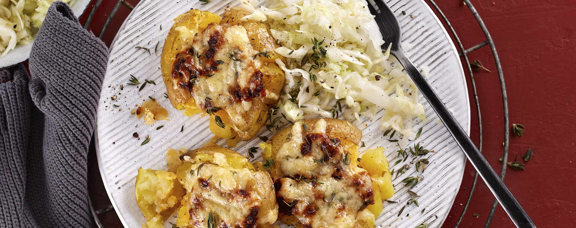 6 22 Gratinierte Quetschkartoffeln Mit Spitzkohlsalat 1920x760px
