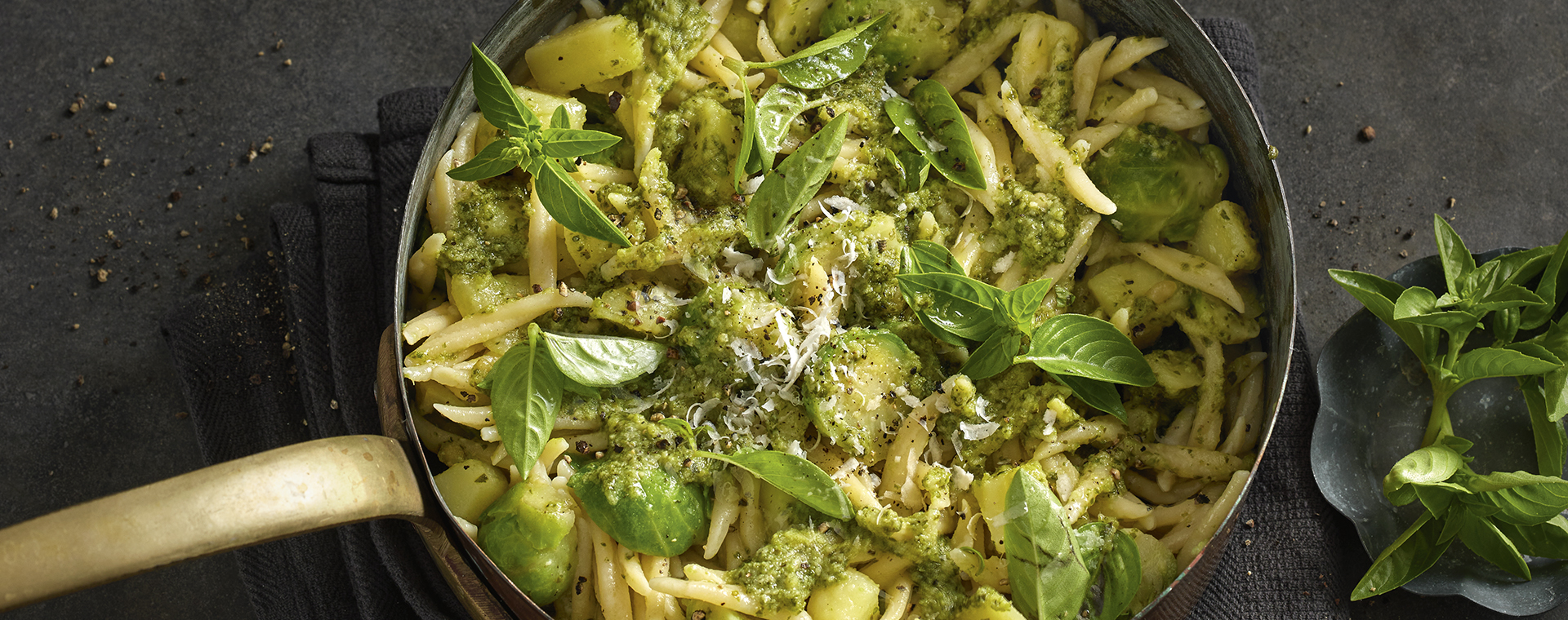 6 22 Ligurische Nudeln Mit Rosenkohl 1920x760px