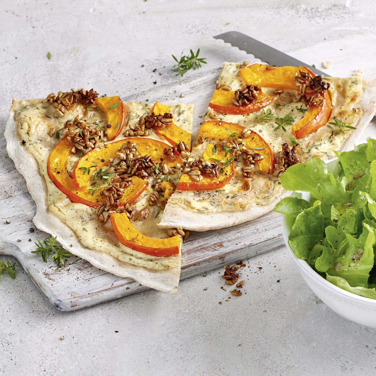 6 22 Sauerteig Flammkuchen Mit Kuerbis 1600x1600px