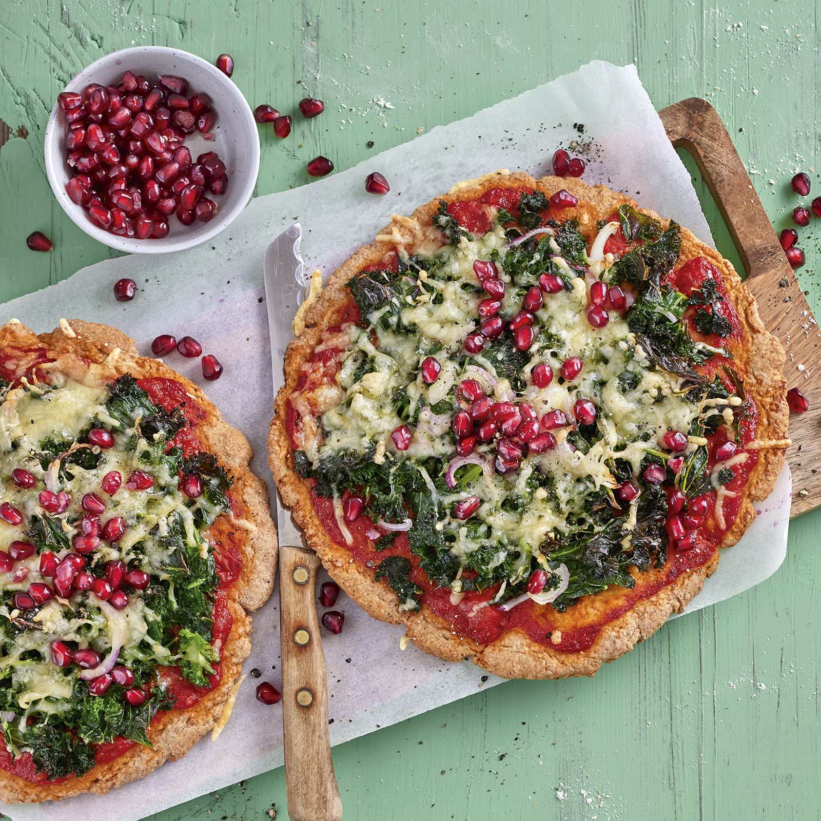 1 23 Fruchtige Gruenkohl Pizza 1600x1600px