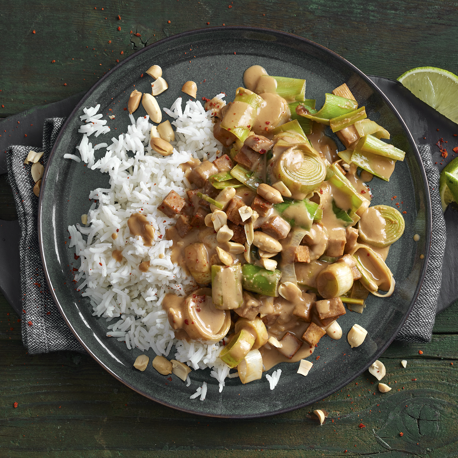 1 23 Lauch Tofu Pfanne Mit Erdnuss Sosse 1600x1600px