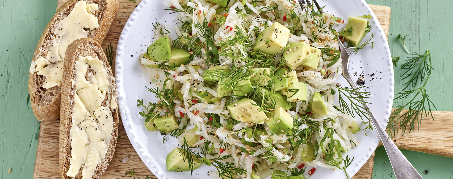 1 23 Rettichsalat Mit Avocado Sesam 1920x760px