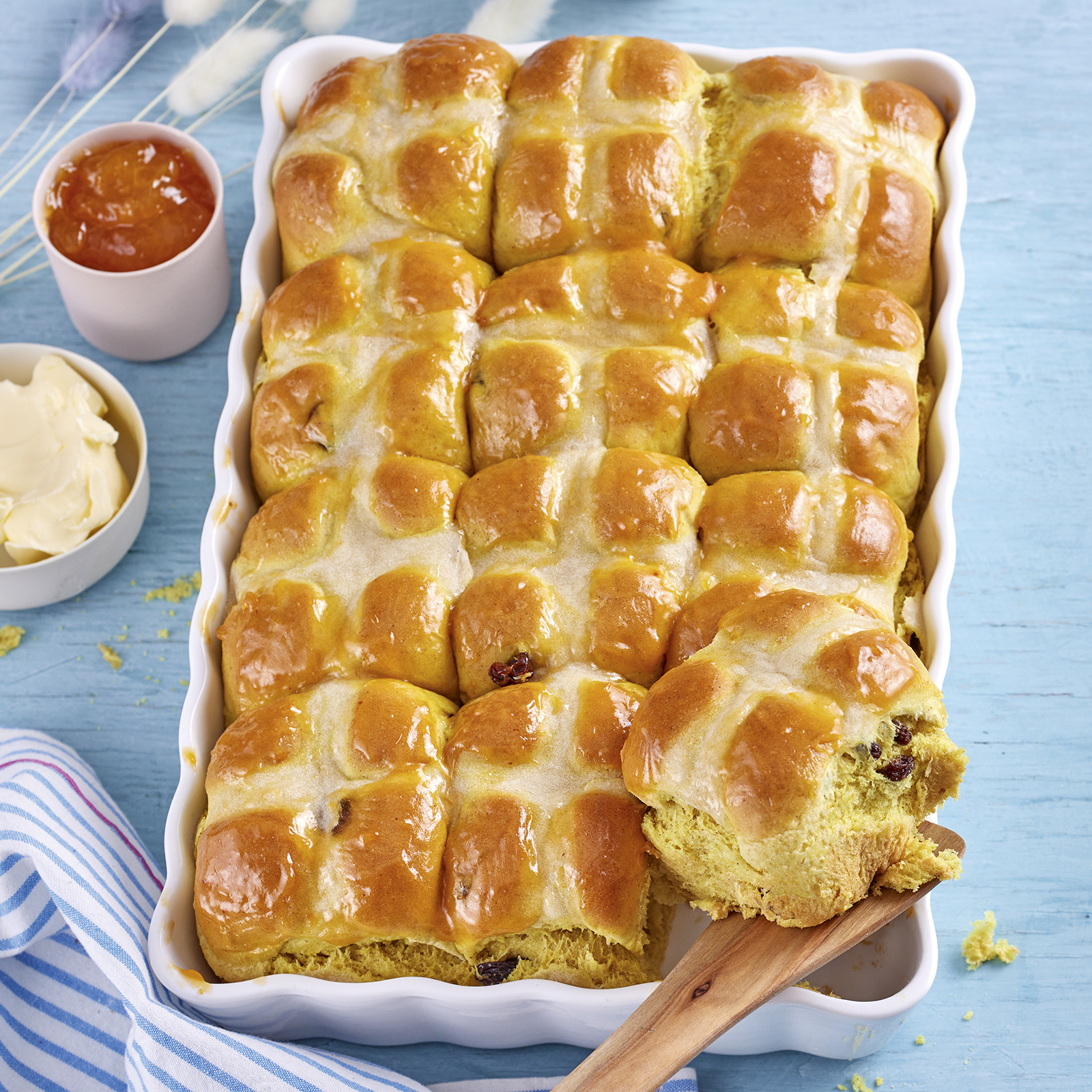 2 23 Hot Cross Buns 1600x1600px
