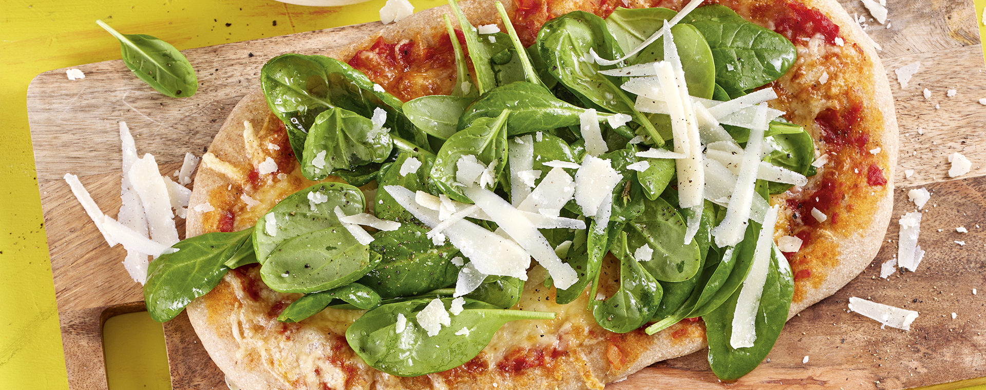 2 23 Pizza Mit Spinat Kaese Topping 1920x760px