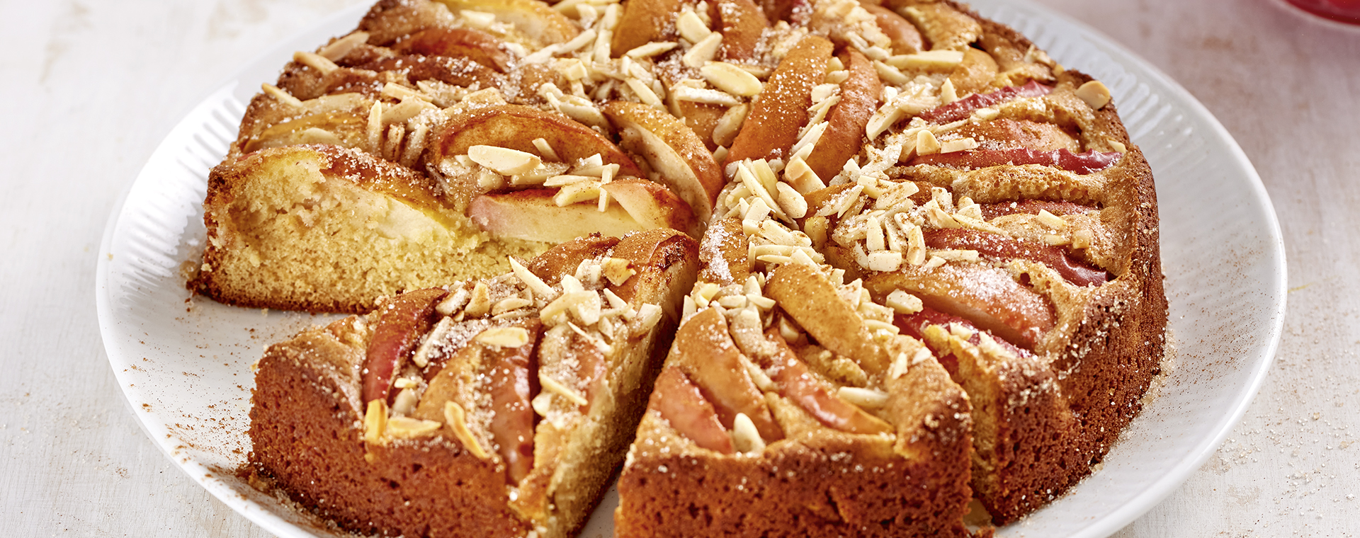 3 23 Apfelkuchen Mit Marzipan Und Zimt 1920x760px