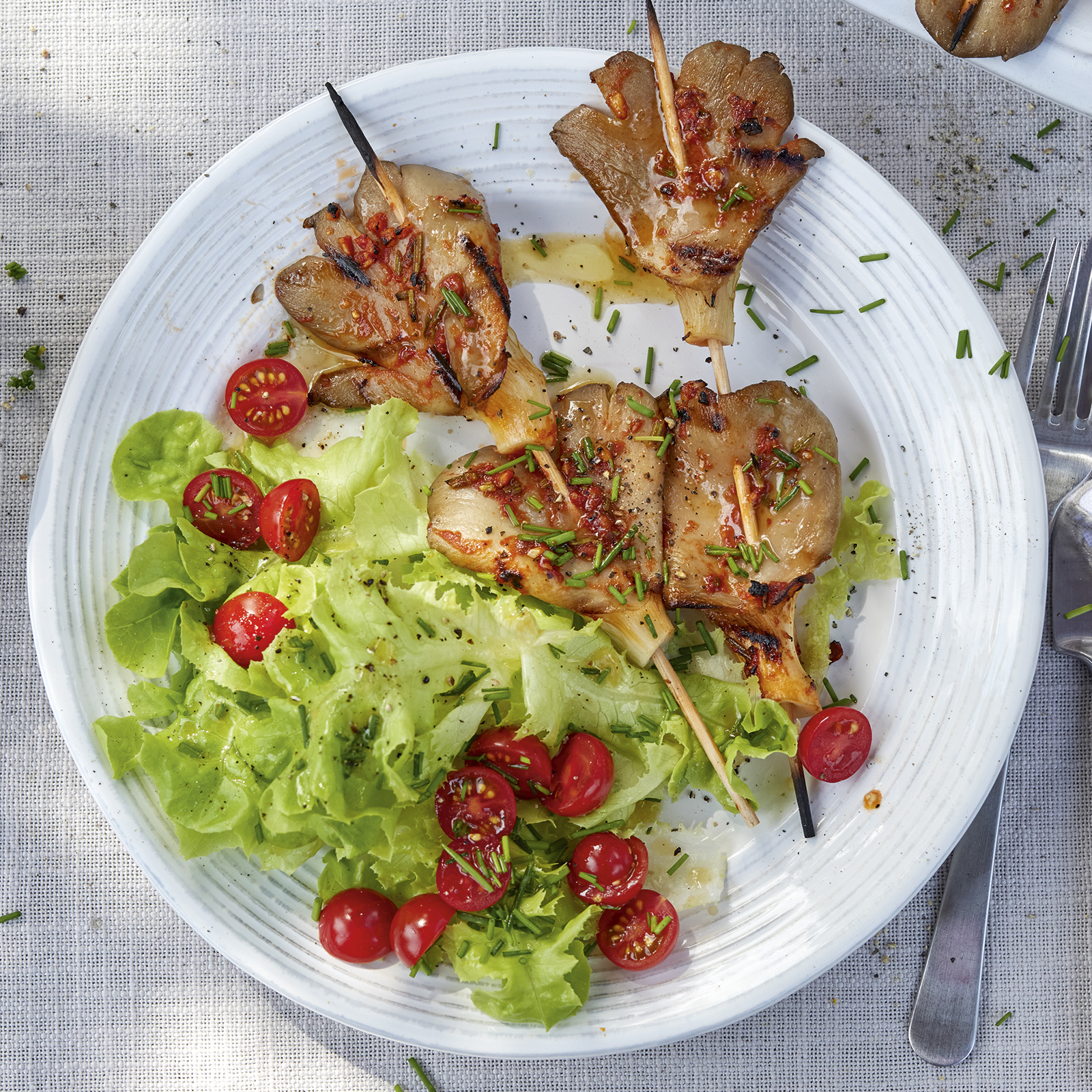 3 23 Austernpilzspiesse Mit Rosmarin Zitronen Marinade 1600x1600px