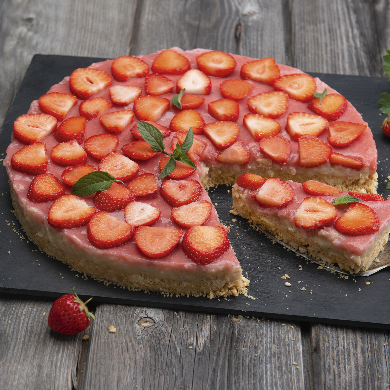 3 23 Milchreistorte Mit Erdbeeren 1600x1600px