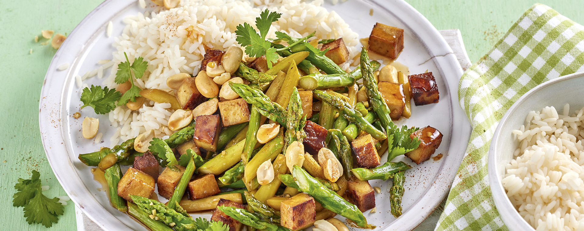 3 23 Spargel Wok Mit Raeuchertofu Und Reis 1920x760px