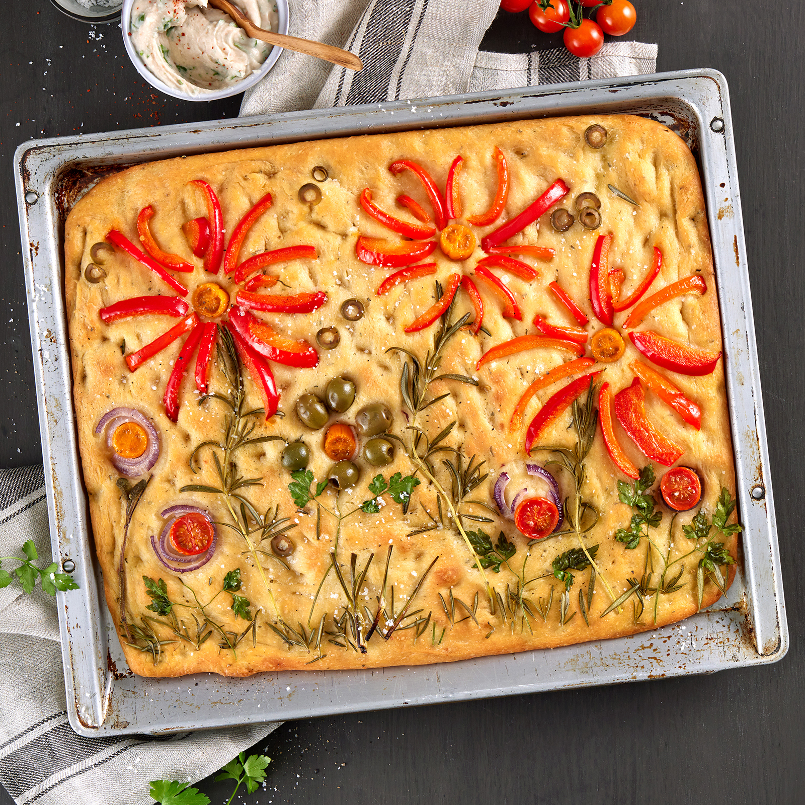 4 23 Garten Focaccia Mit Bohnendip 1600x1600px