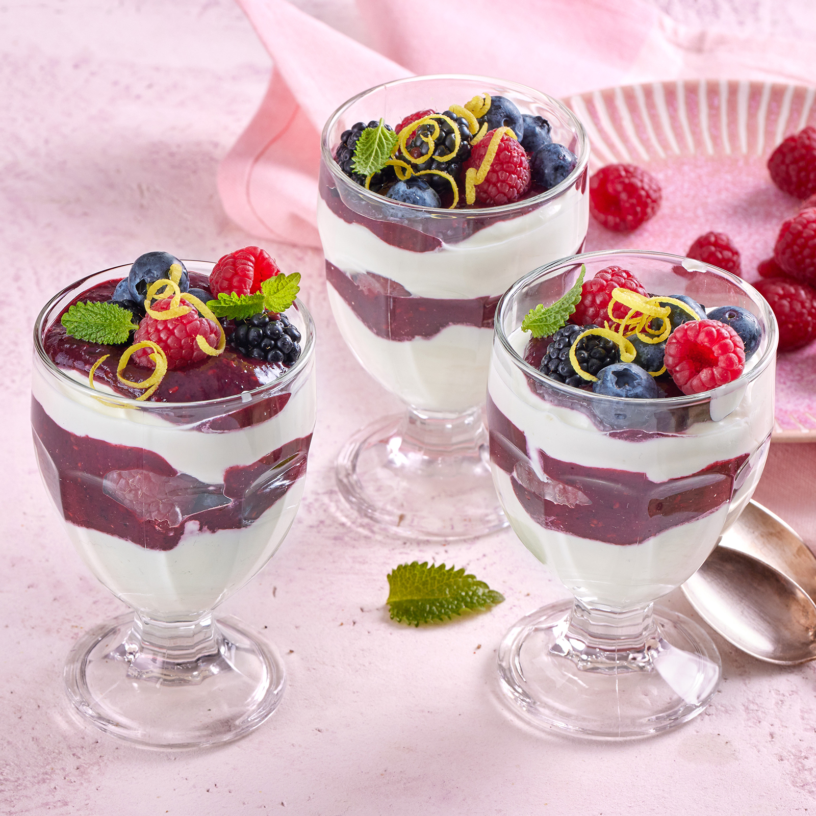 4 23 Limoncello Creme Mit Beeren 1600x1600px
