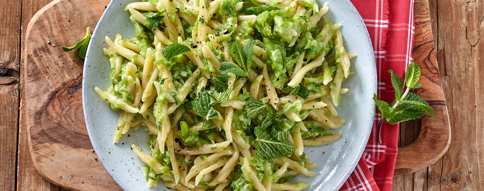 4 23 Trofie Mit Cremiger Bohnensosse Und Minze 1920x760px