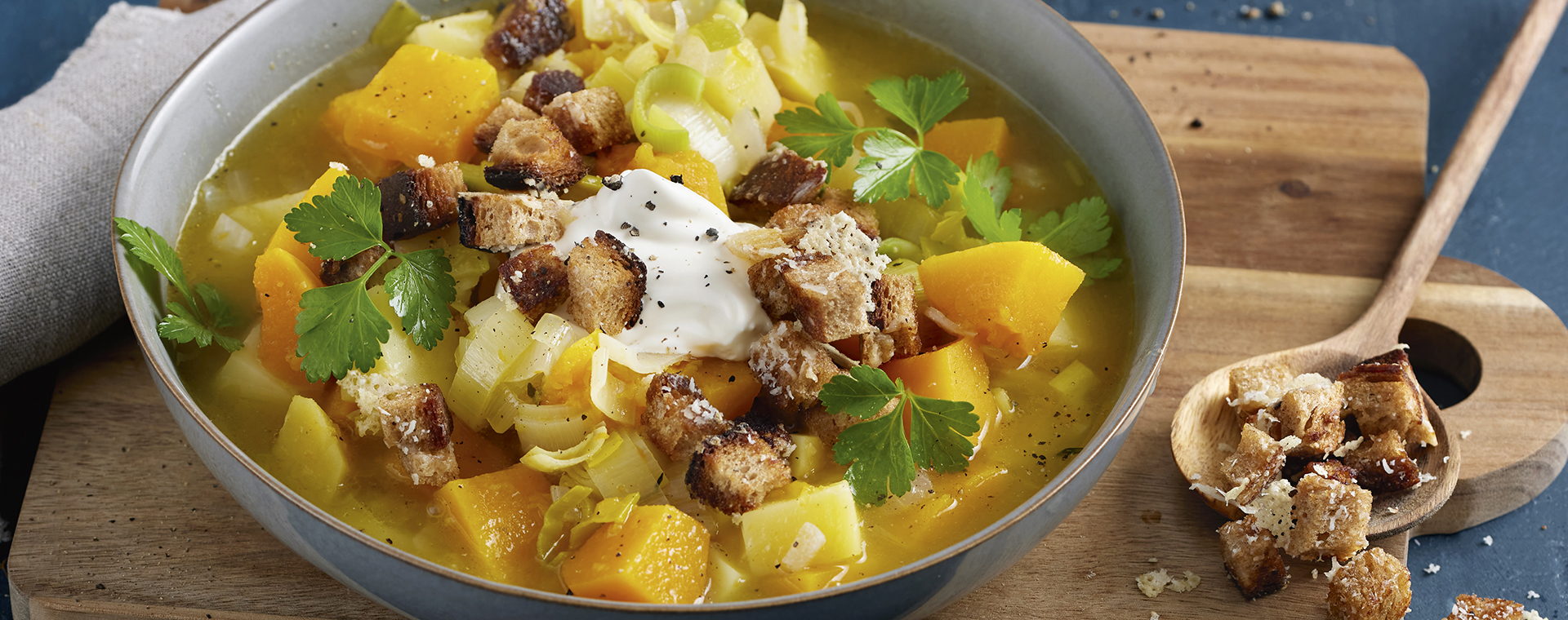 5 23 Kuerbiseintopf Mit Kaesecroutons 1920x760px