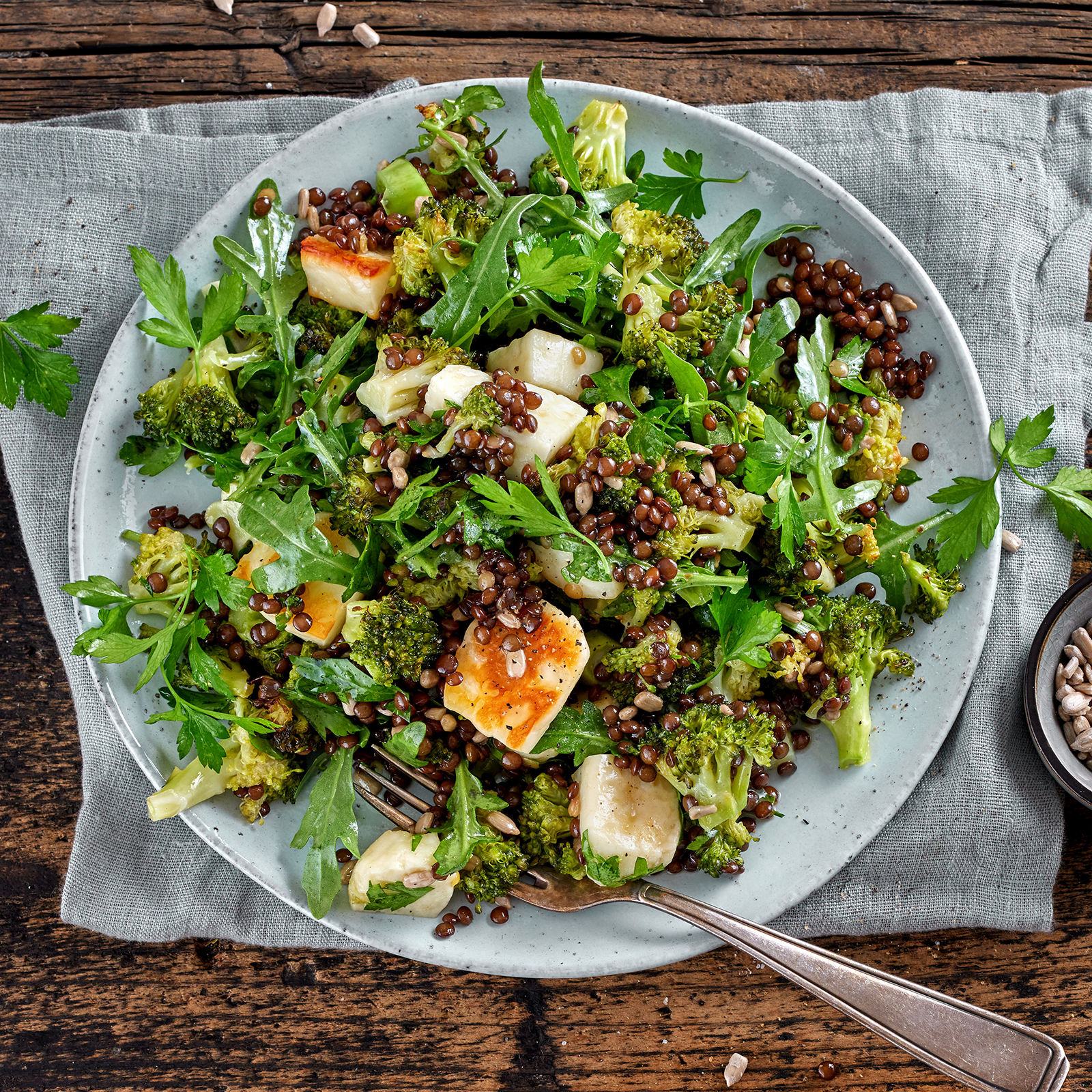 5 23 Lauwarmer Linsen Brokkoli Salat Mit Halloumi 1600x1600px