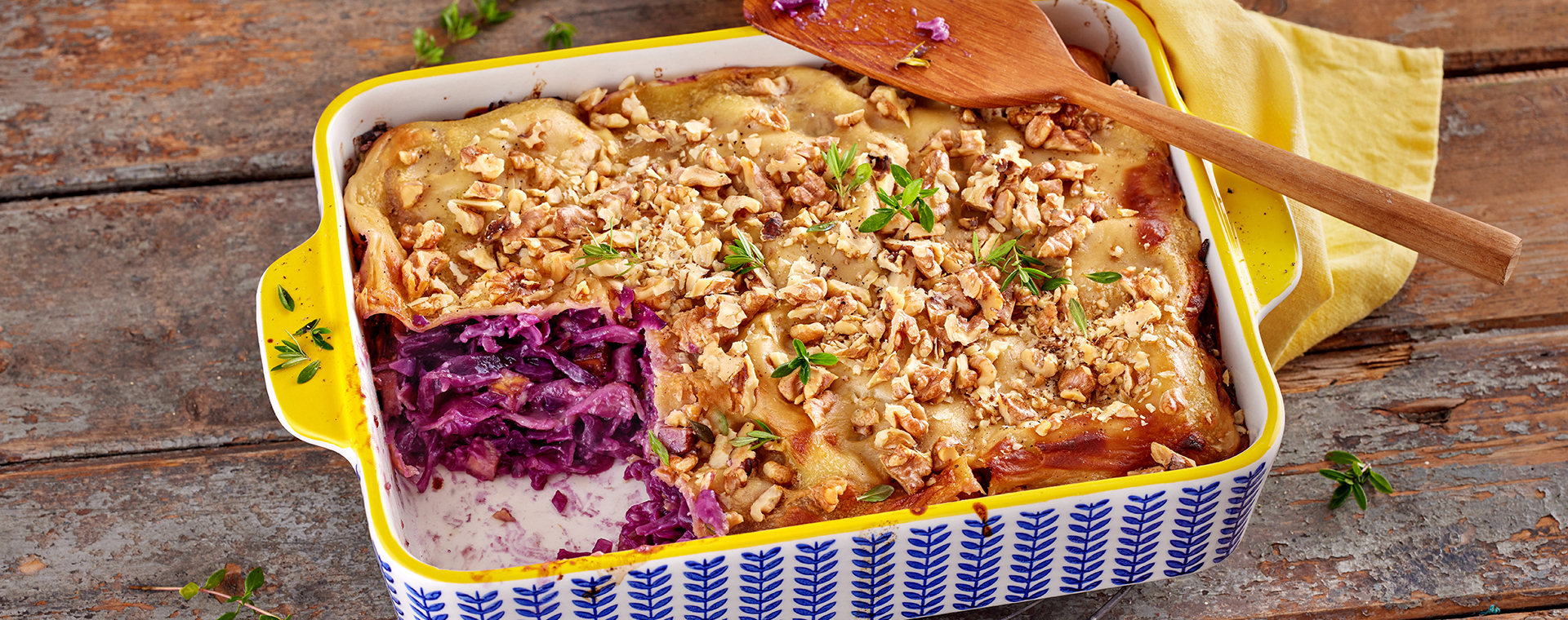 5 23 Rotkohl Lasagne Mit Raeuchertofu Und Walnuessen 1920x760px