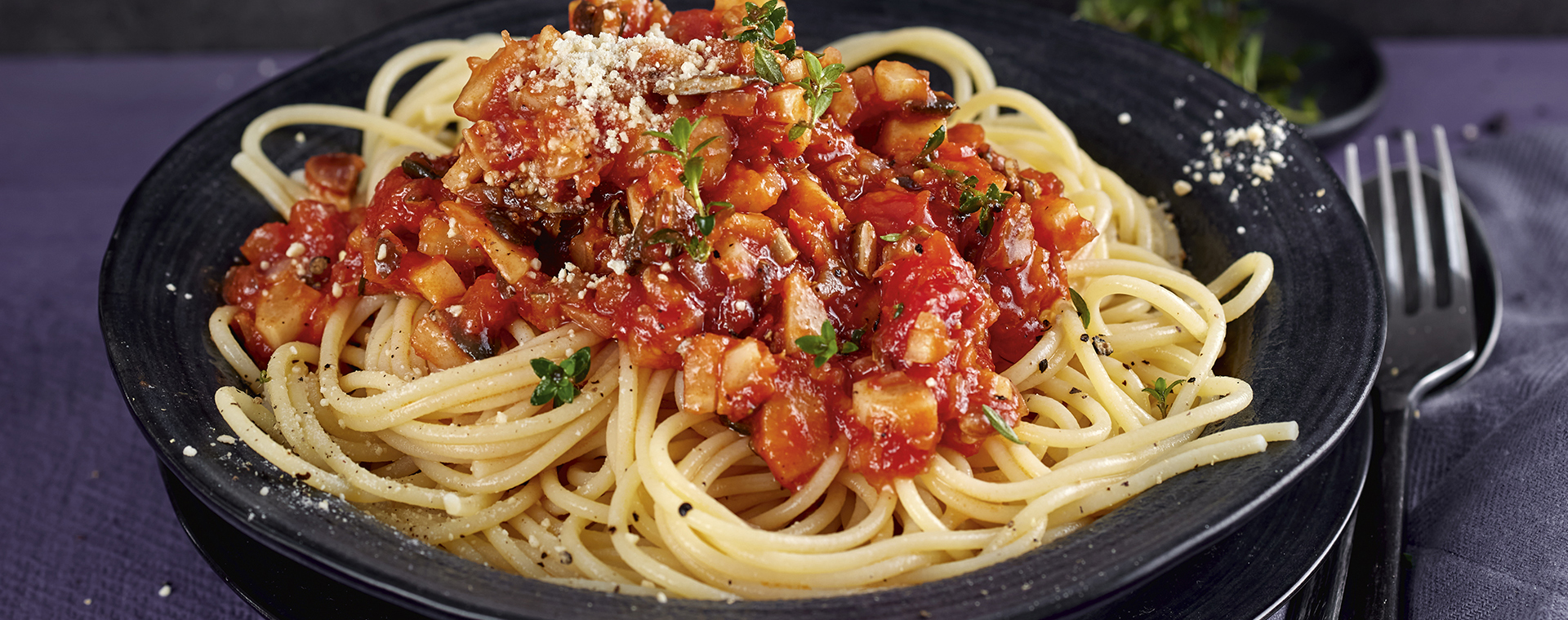 5 23 Spaghetti Mit Petersilienwurzel Bolognese 1920x760px