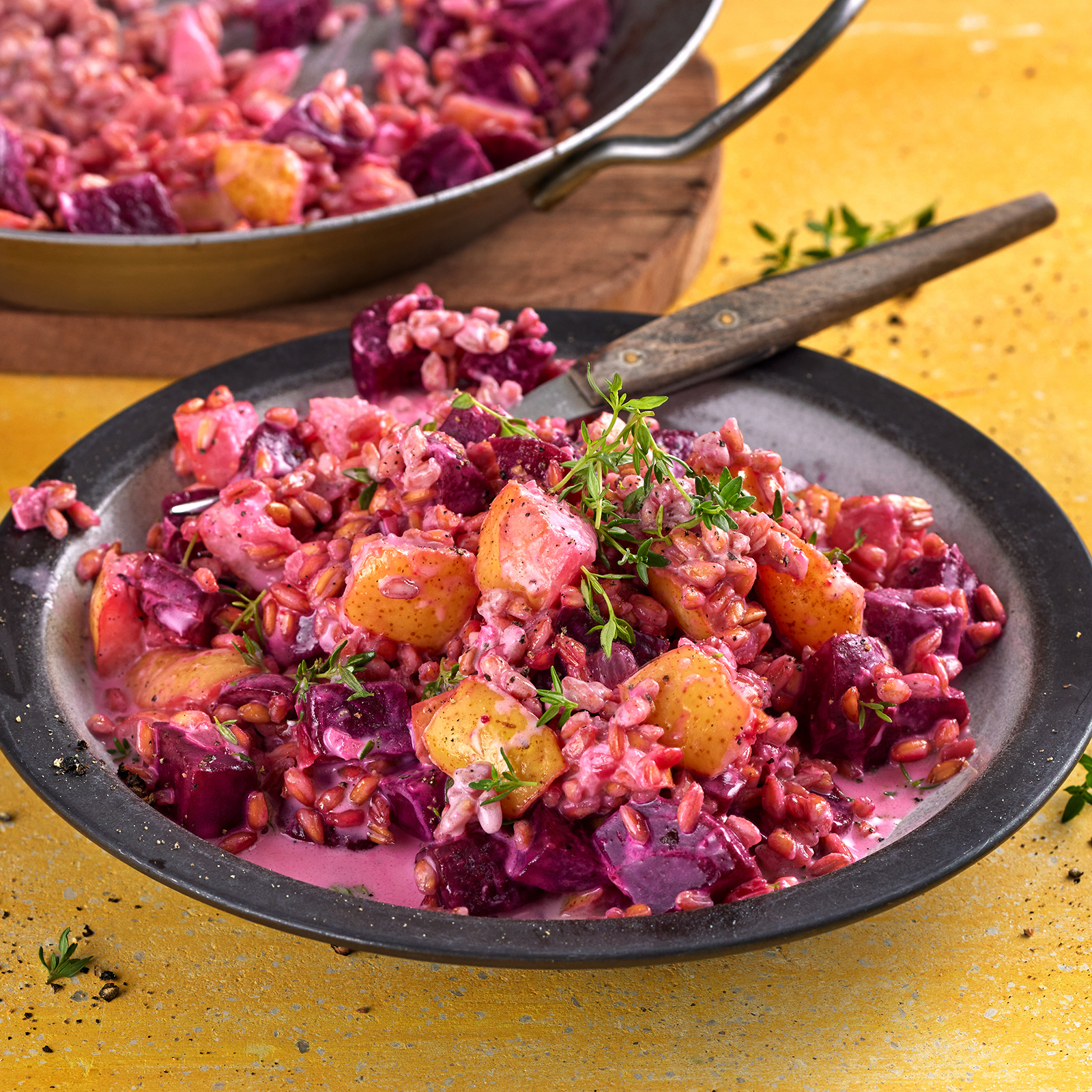 6 23 Dinkelpfanne Mit Roter Bete Und Birnen 1600x1600px